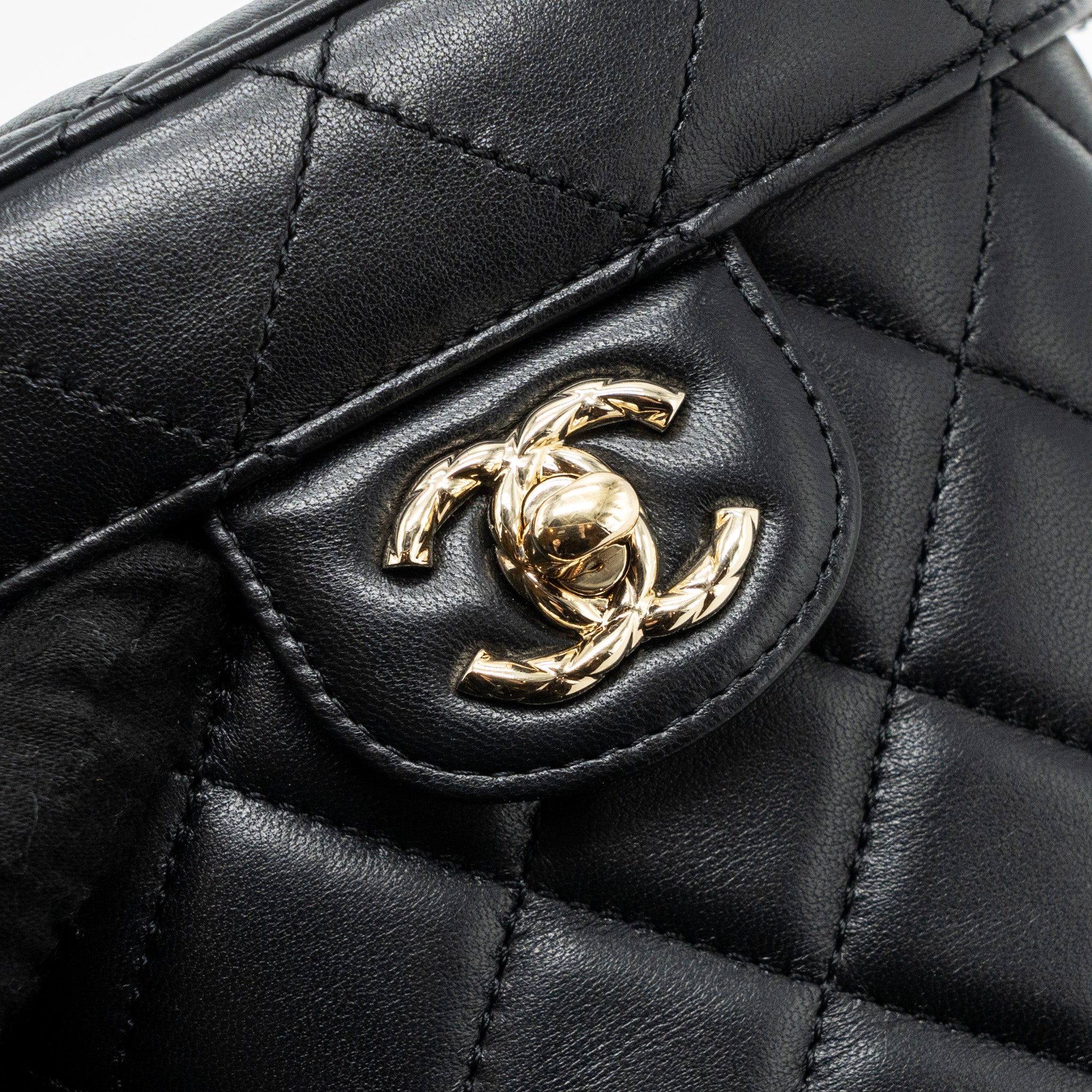 Chanel Vanity With Chain Lambskin Black L(Microchip)