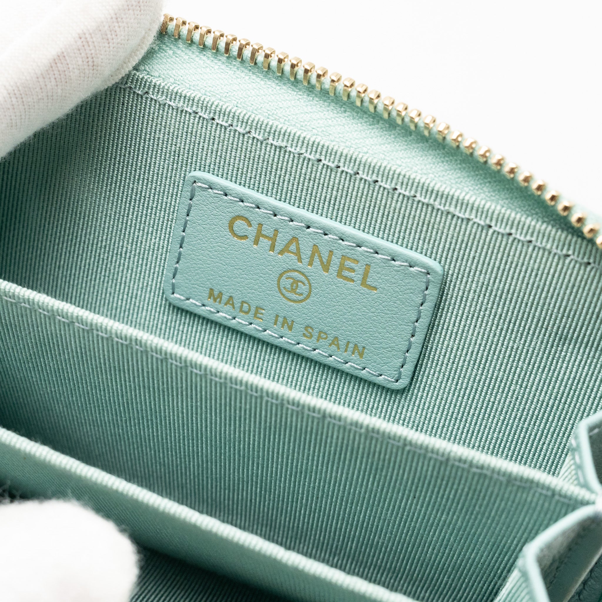 Chanel Zip Card Holder Caviar Light Green L