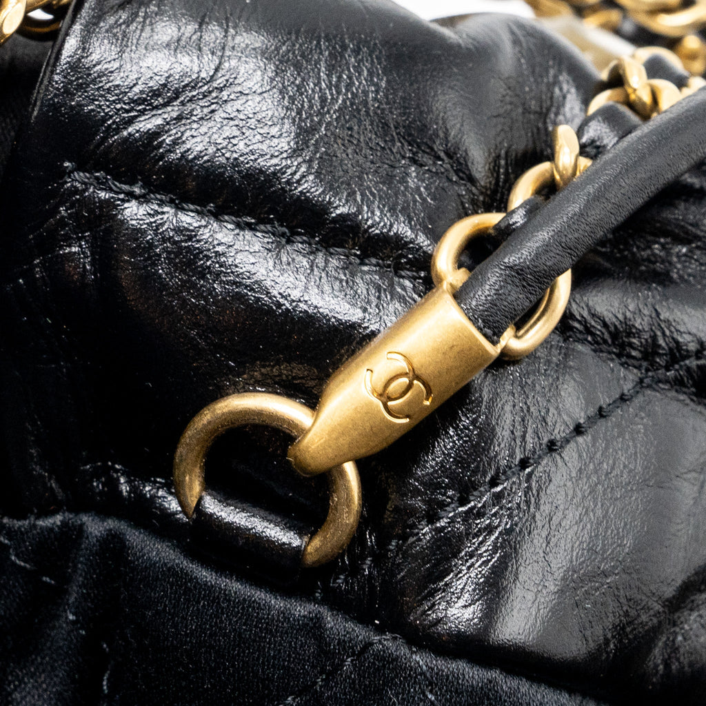 Chanel mini 22 bag shiny calfskin black  (microchip)