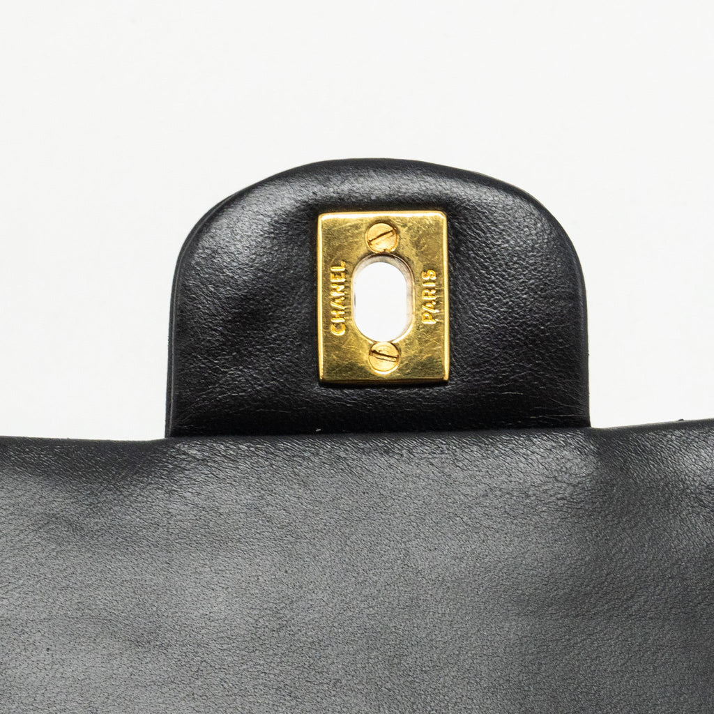 Chanel Vintage Medium Classic Double Flap Bag lambskin black