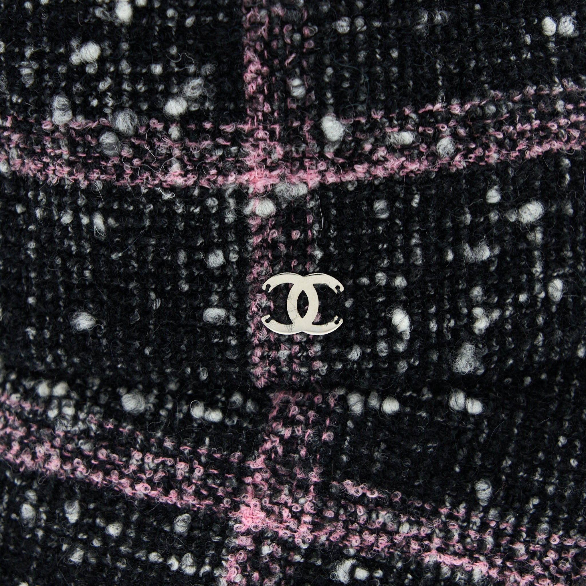 Chanel Size M Bucket Hat Tweed Black / Pink / Ecru