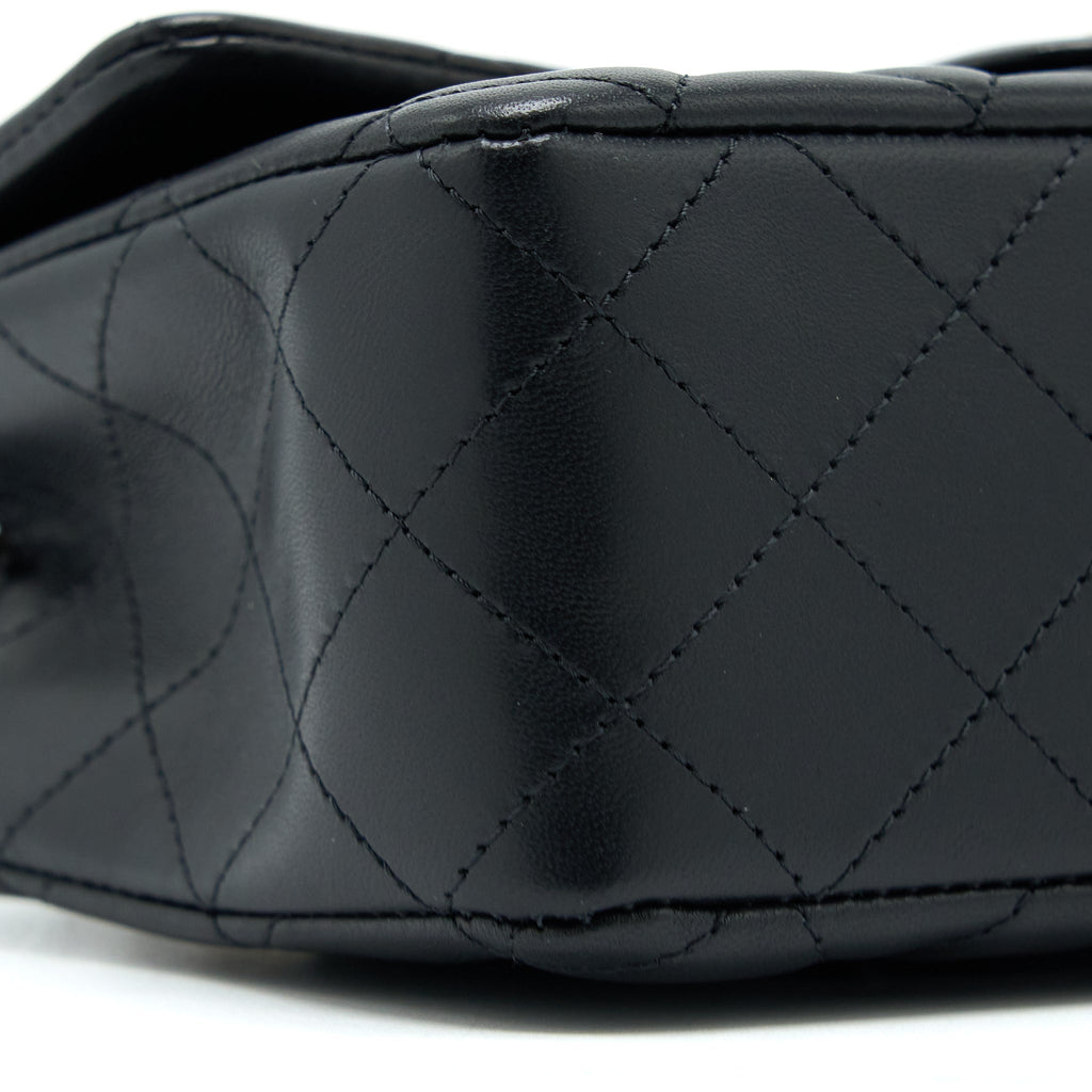 Chanel Classic Mini Rectangular Flap Bag Lambskin Black L (Microchip)