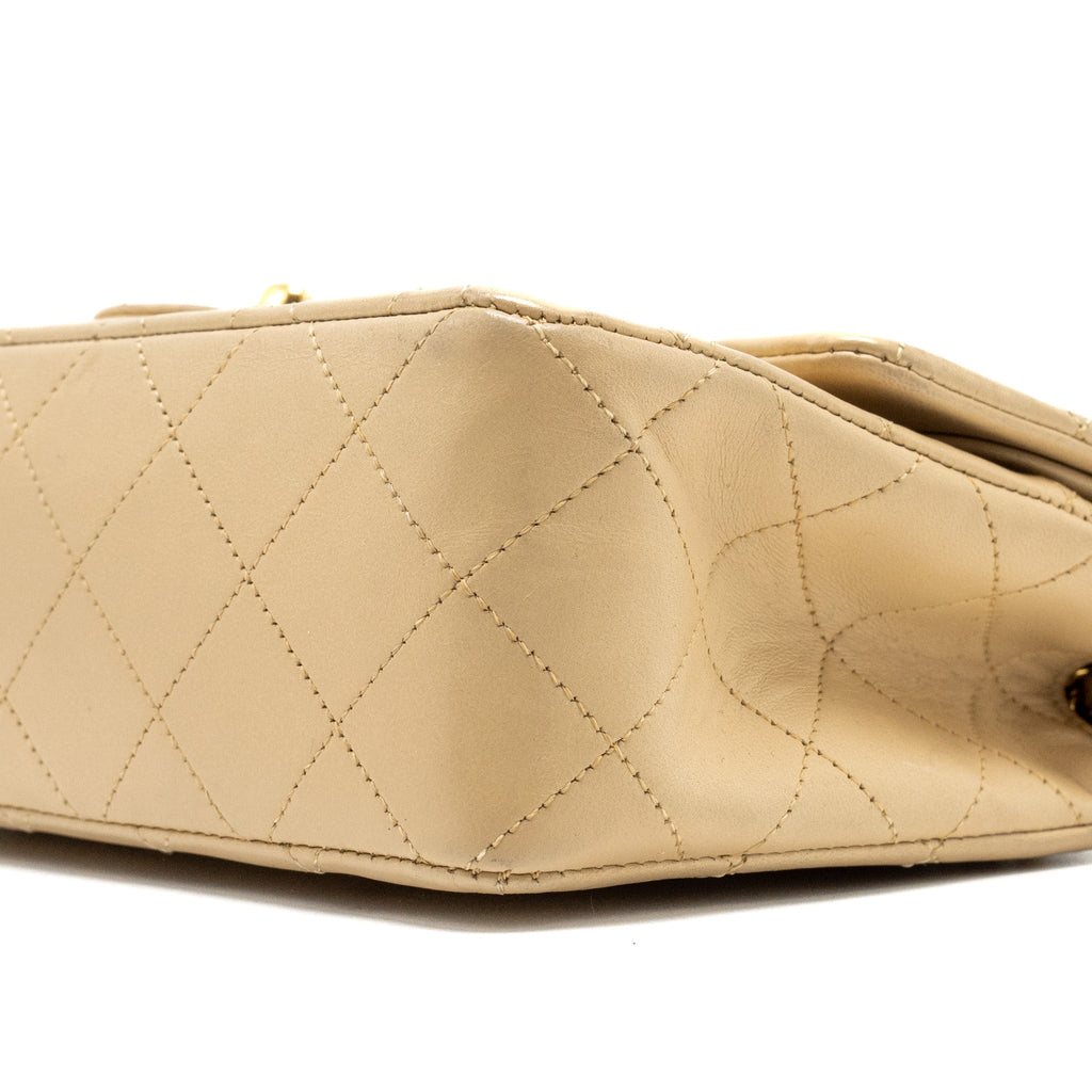 Chanel vintage Small classic flap bag lambskin beige