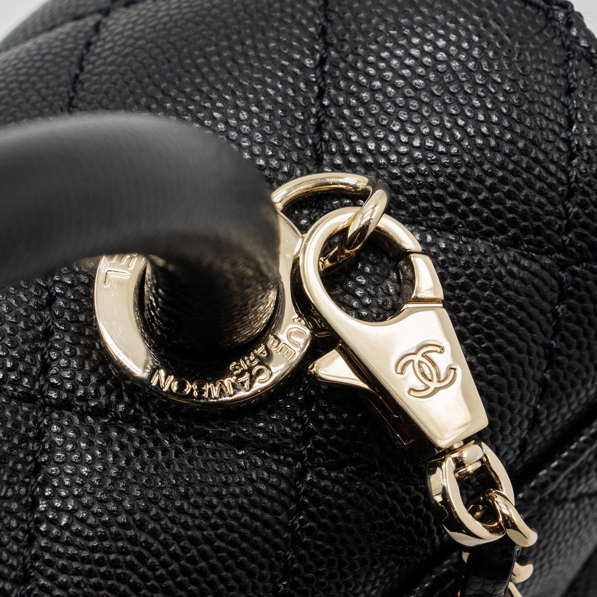 Chanel small coco handle caviar black L  (Microchip)