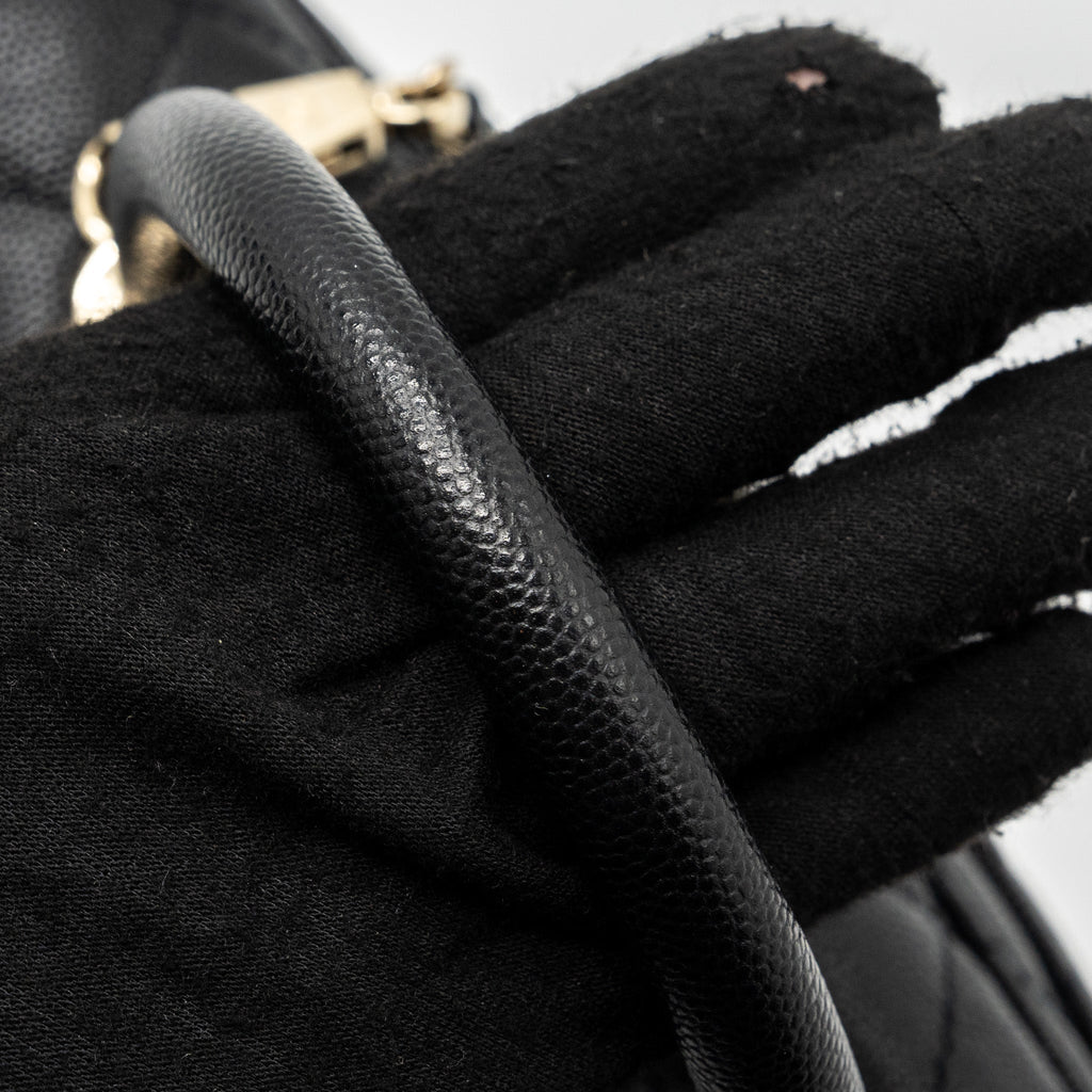 Chanel small coco handle caviar black L  (Microchip)