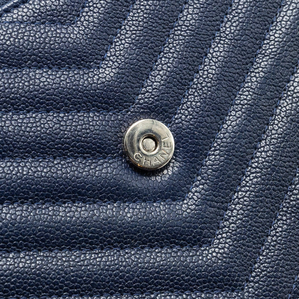 CHANEL Square Chevron Wallet On Chain Navy Caviar Navy