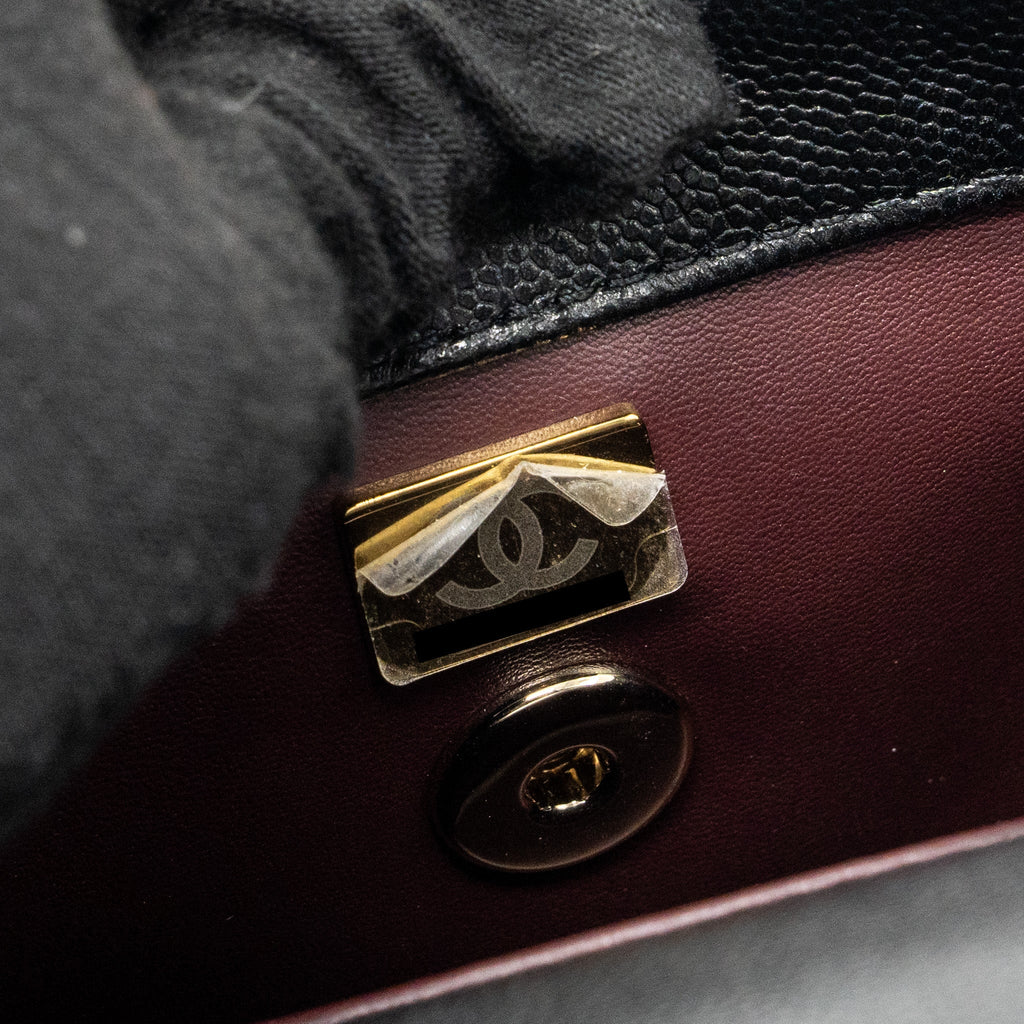Chanel small coco handle caviar black L  (Microchip)