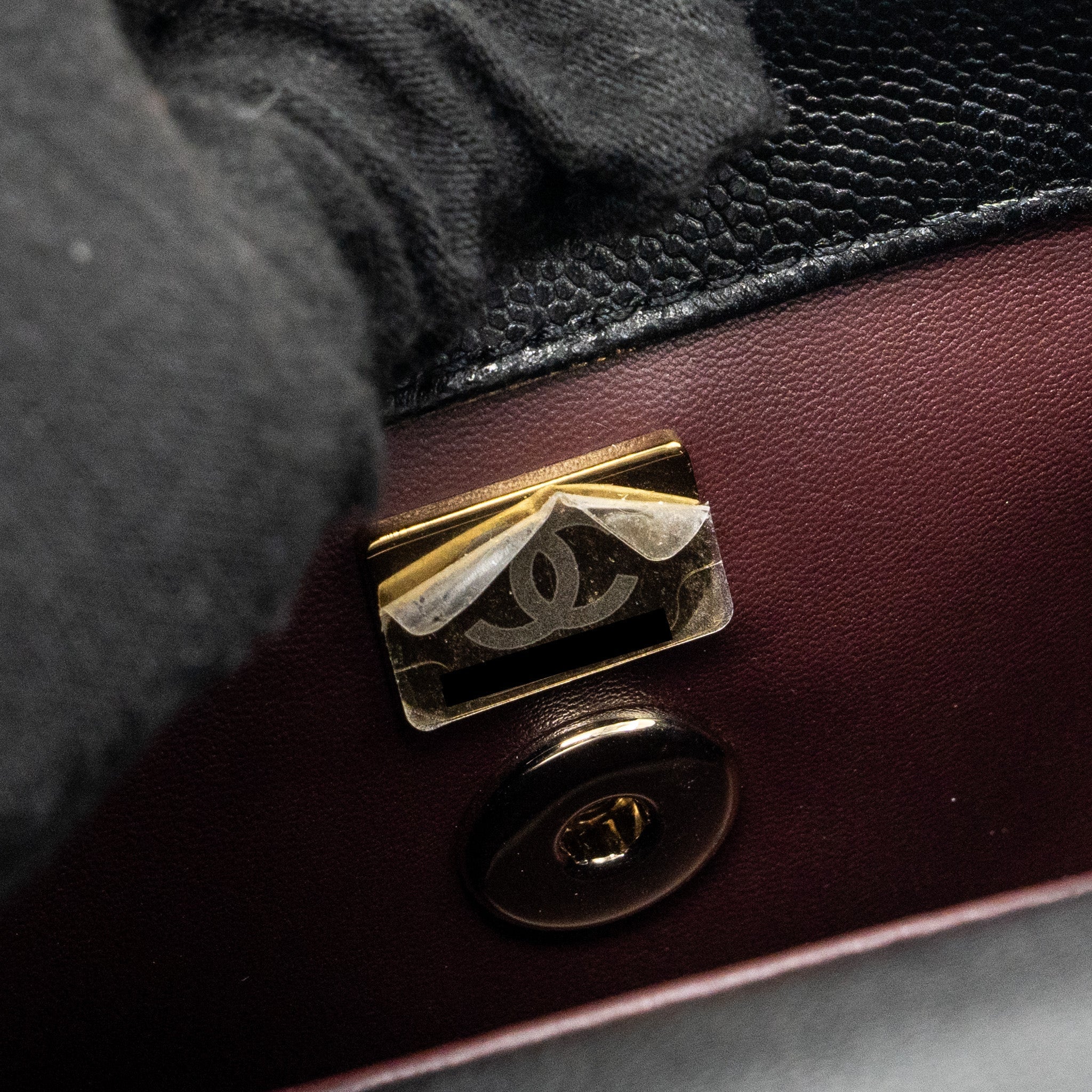 Chanel small coco handle caviar black L  (Microchip)