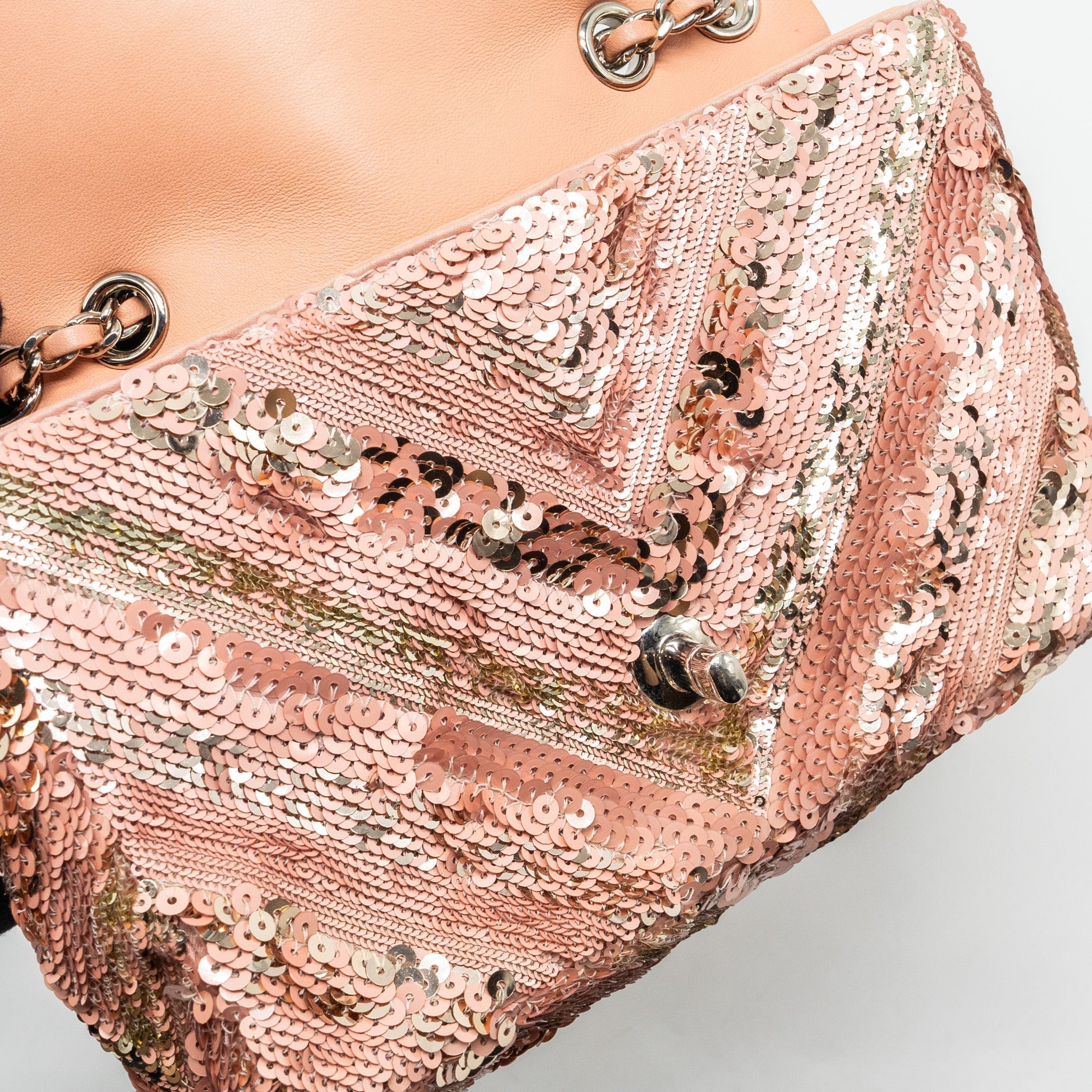 Chanel Chevron Mini flap bag Sequin pink / multicolour