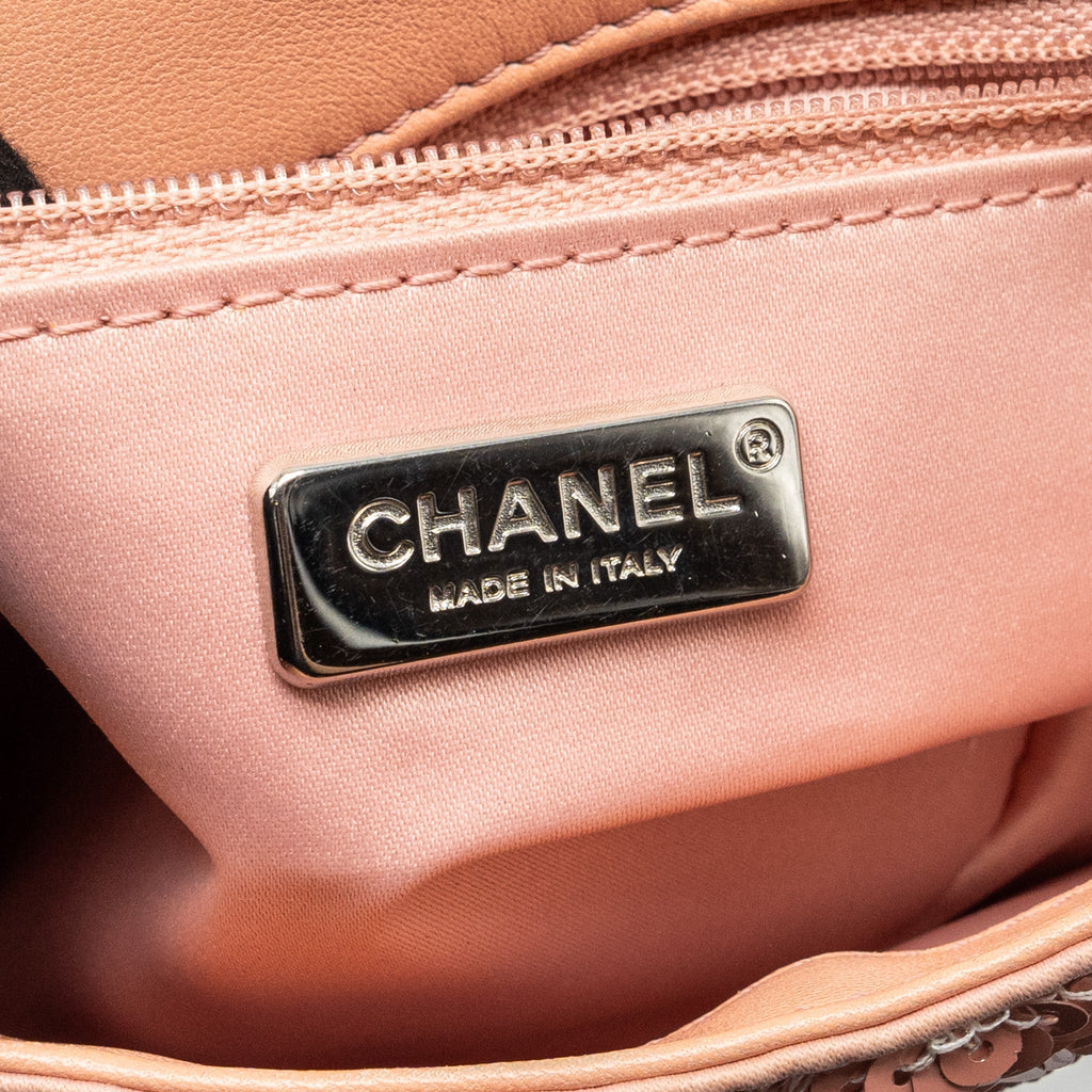 Chanel Chevron Mini flap bag Sequin pink / multicolour