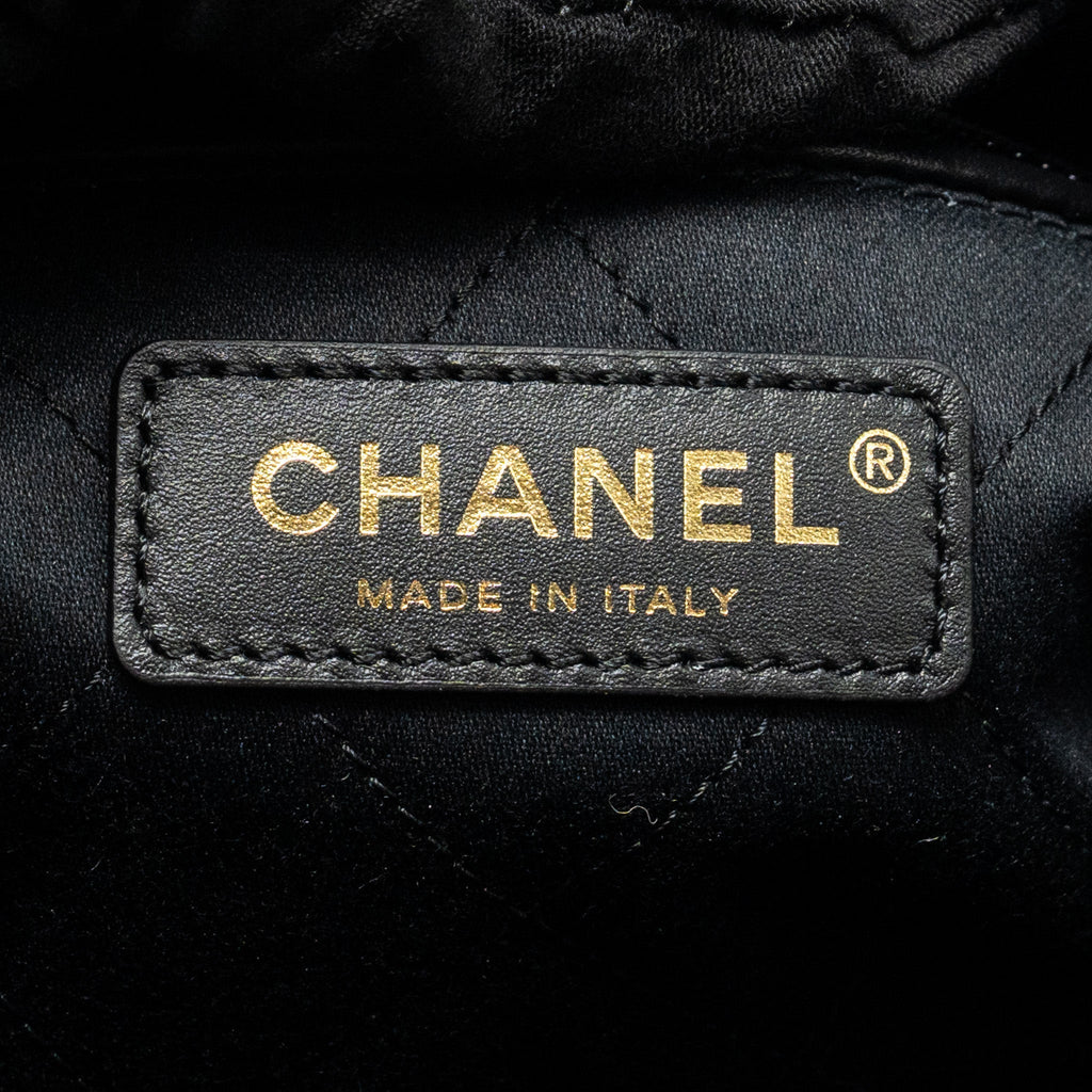 Chanel Small 22 Bag Shiny Calfskin BLACK  (Microchip)