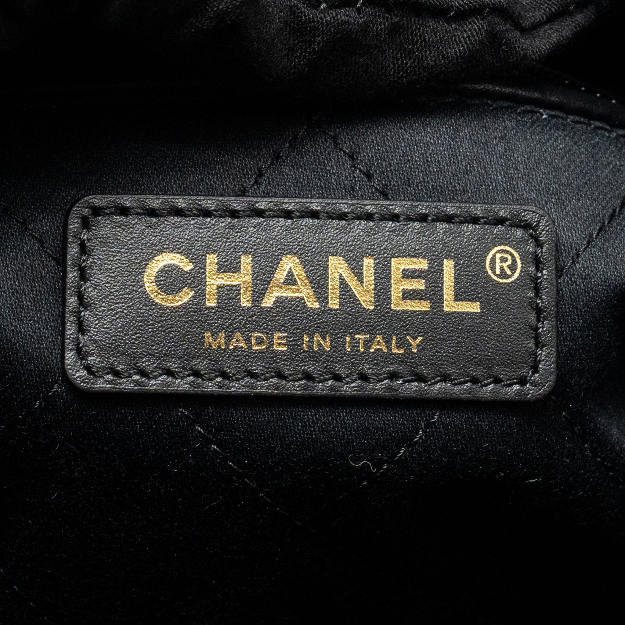 Chanel Small 22 Bag Shiny Calfskin BLACK  (Microchip)