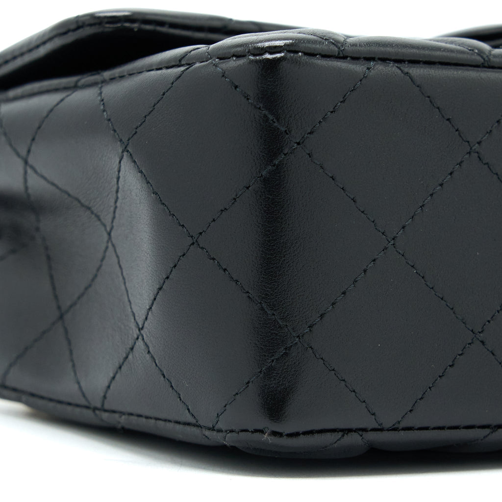 Chanel Classic Mini Rectangular Flap Bag Lambskin Black L (Microchip)