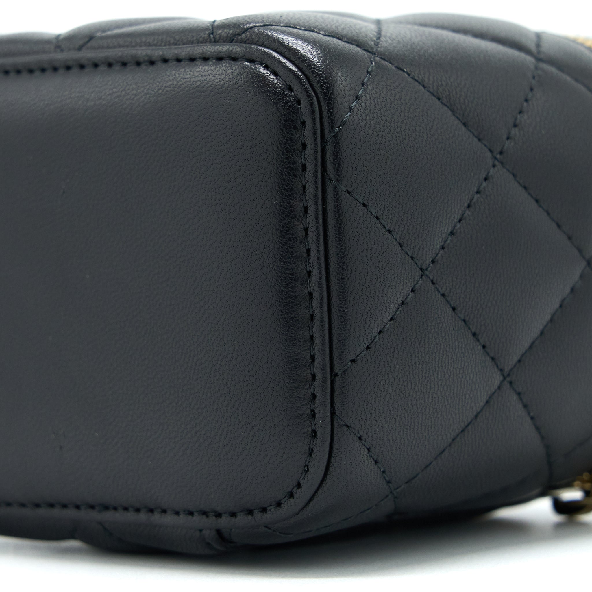 Chanel Pearl Crush Mini Vanity Lambskin Black