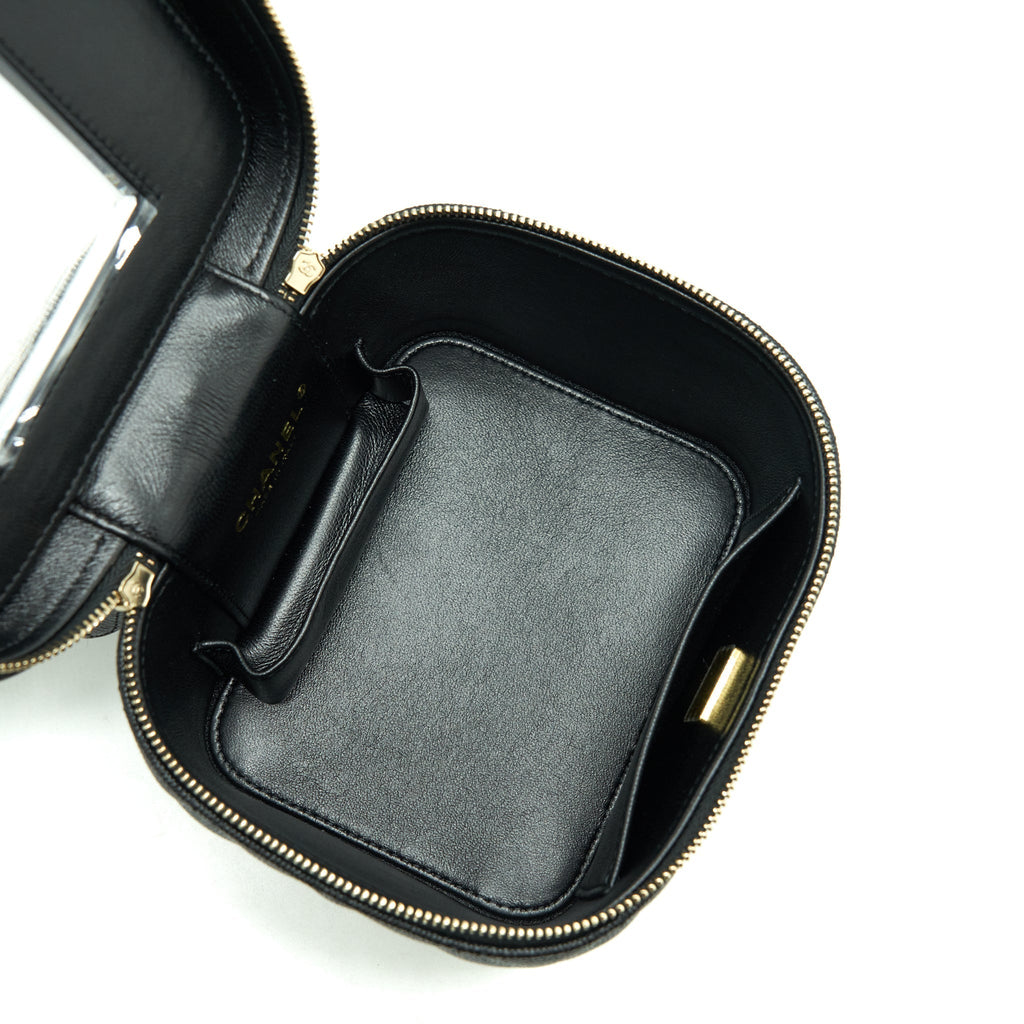 Chanel 22S Top Handle Vanity Caviar Black L (Microchip)