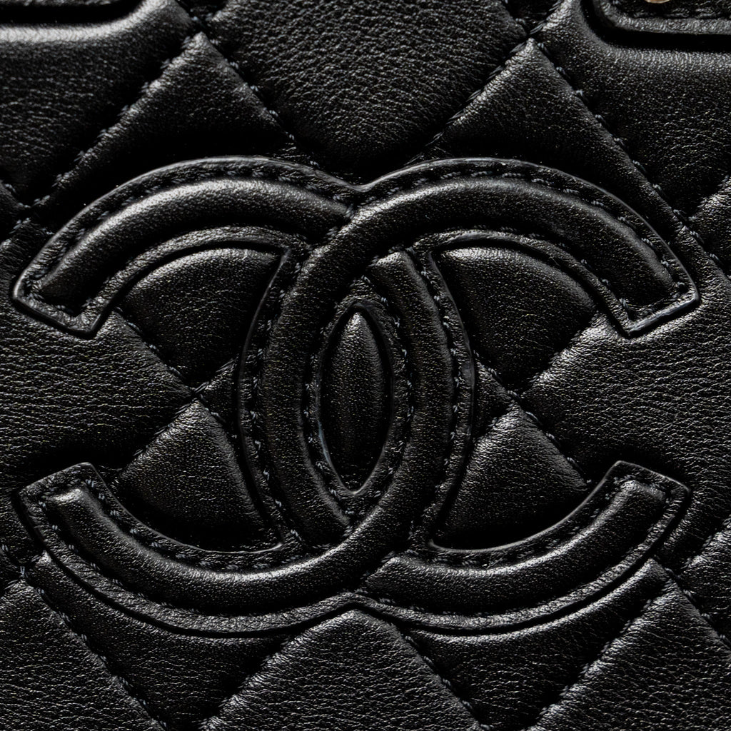 Chanel 22B Small Vanity Case Calfskin Black  (Microchip)