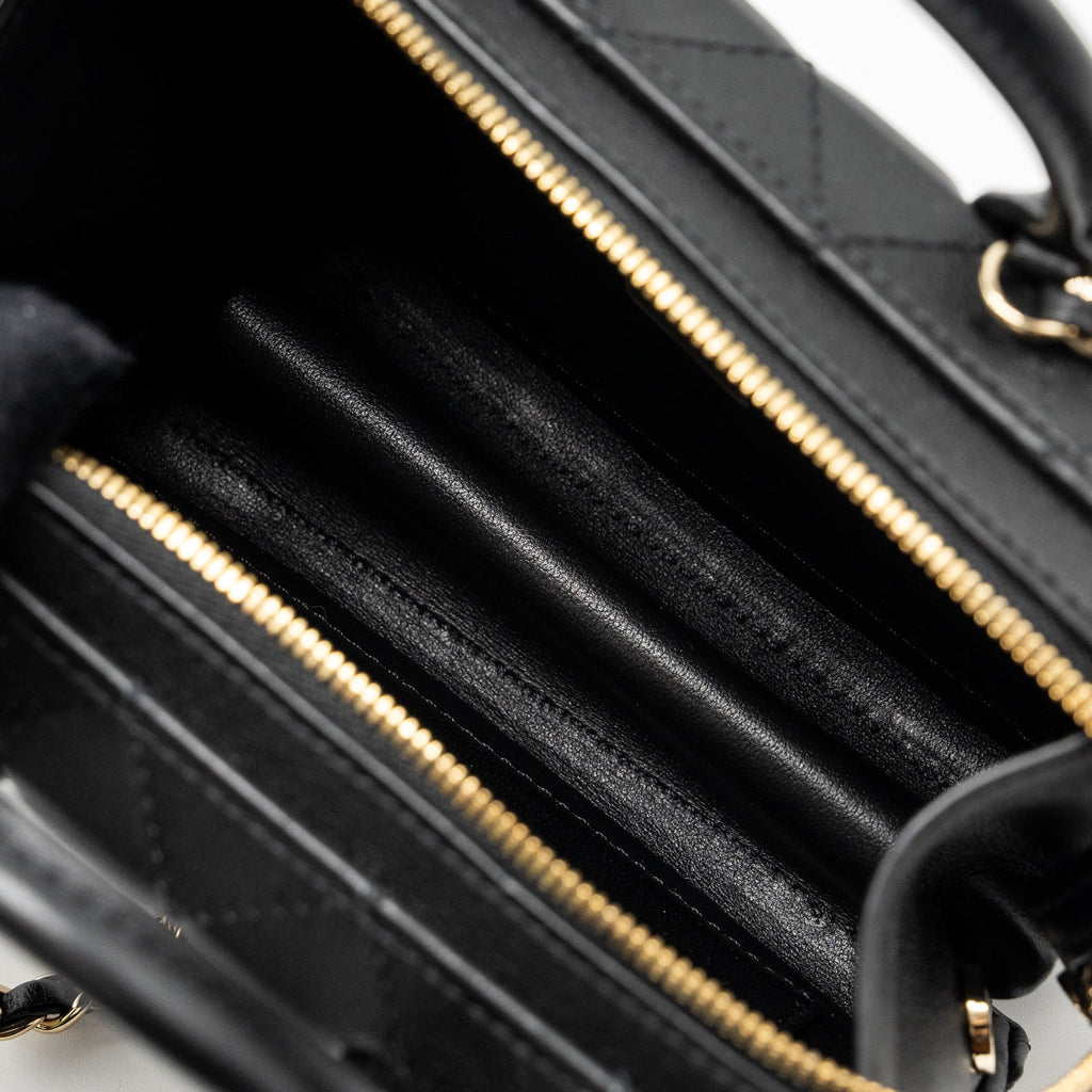 Chanel 22B Small Vanity Case Calfskin Black  (Microchip)