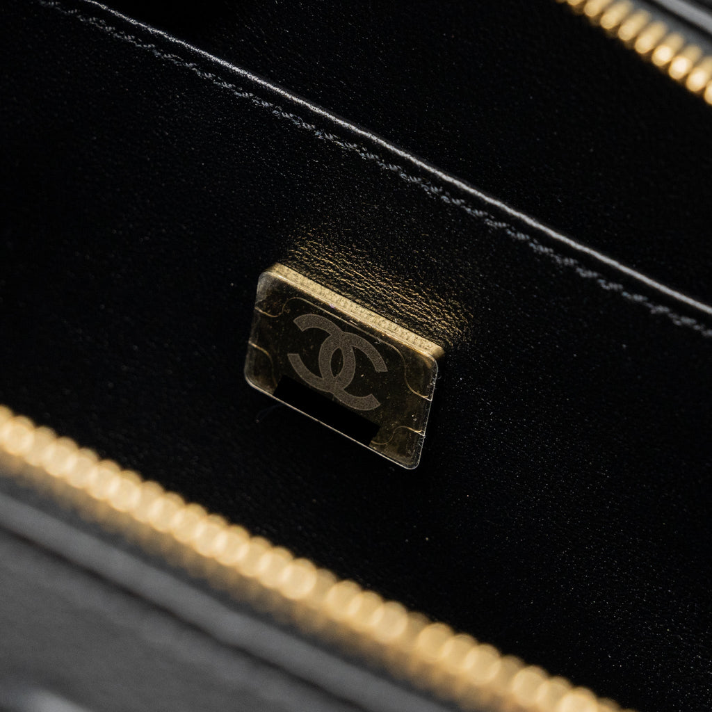 Chanel 22B Small Vanity Case Calfskin Black  (Microchip)