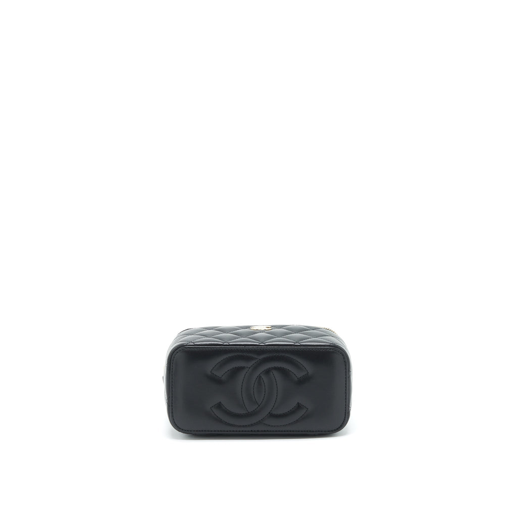 Chanel 22A Top Handle Long Vanity With Chain Lambskin Black L