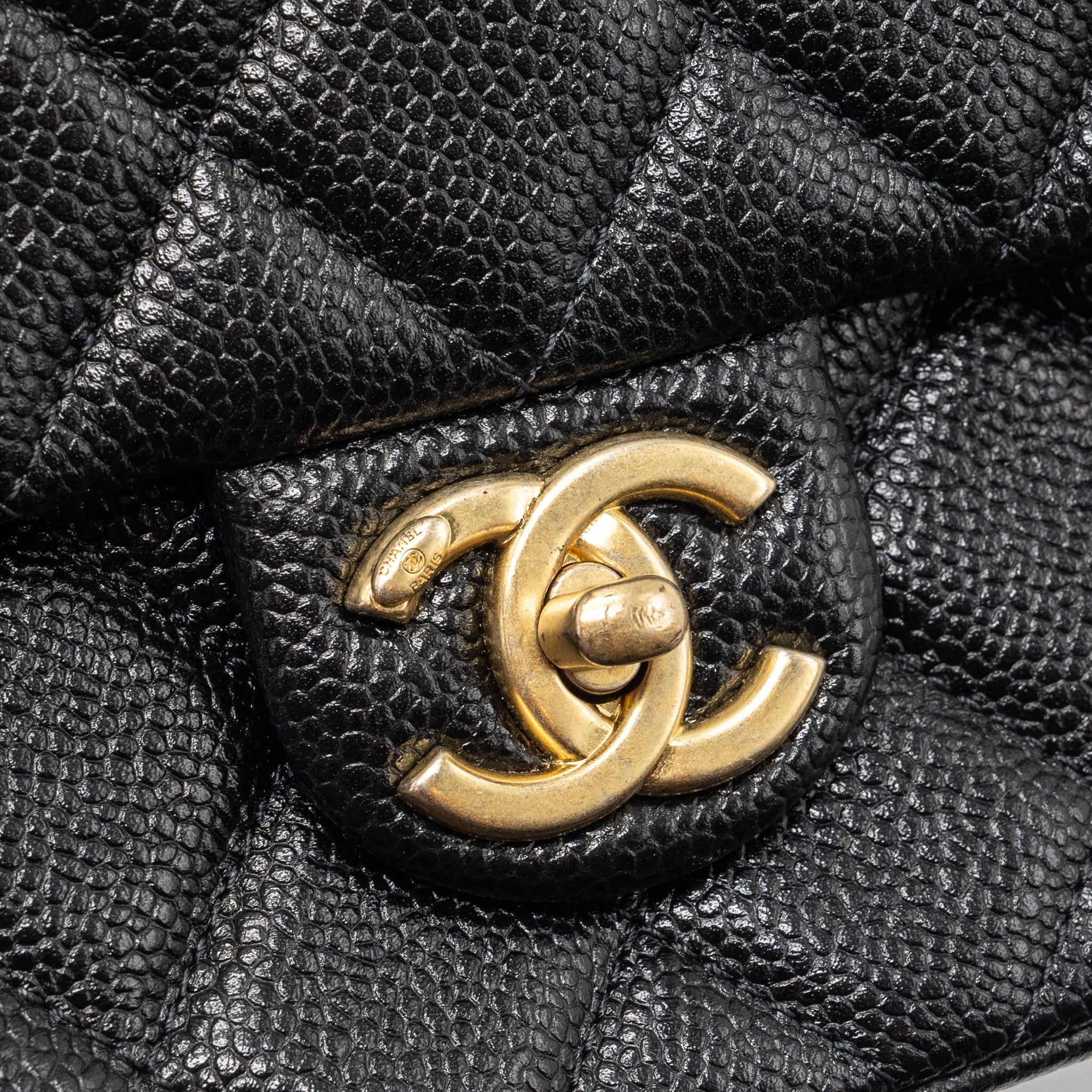 Chanel 21A chain Soul Flap bag grained calfskin black  (Microchip)