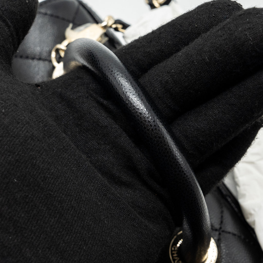 Chanel small coco handle caviar black L (microchip)