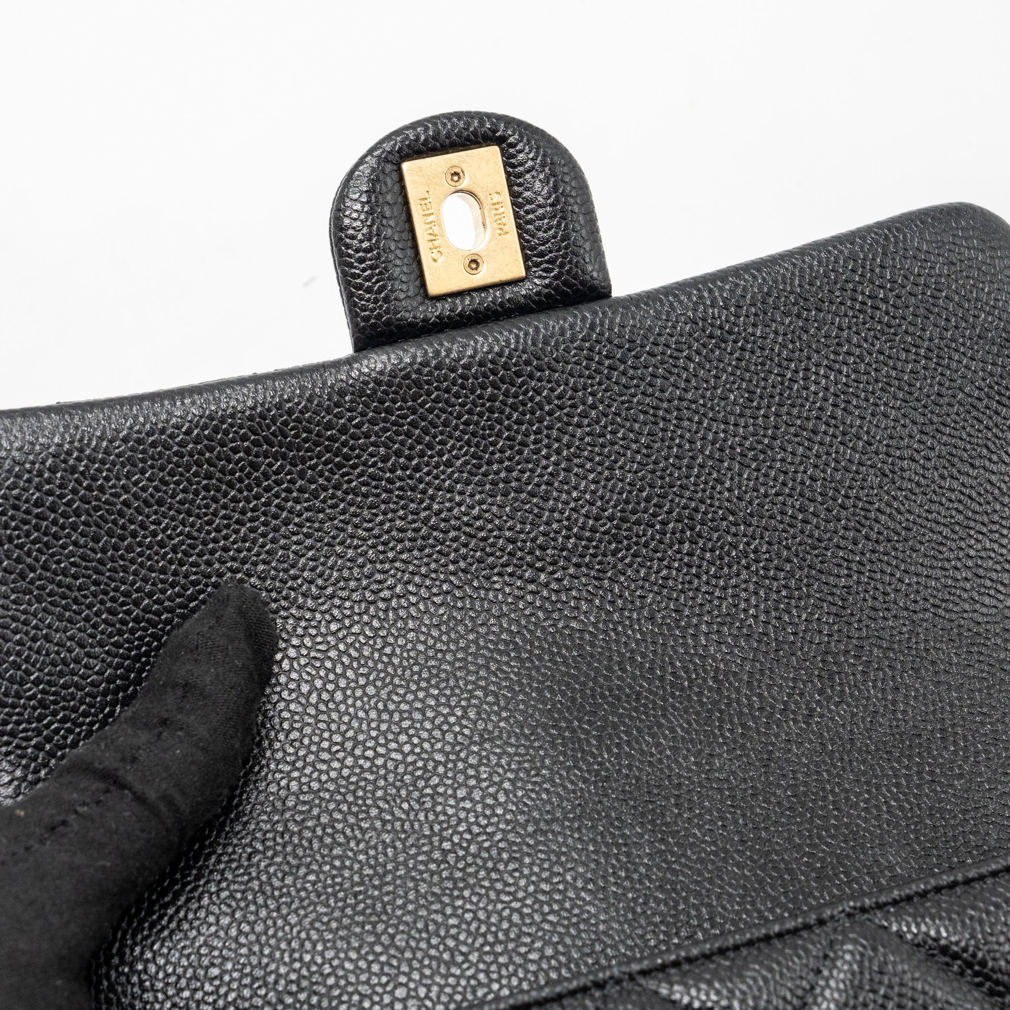 Chanel 21A chain Soul Flap bag grained calfskin black  (Microchip)