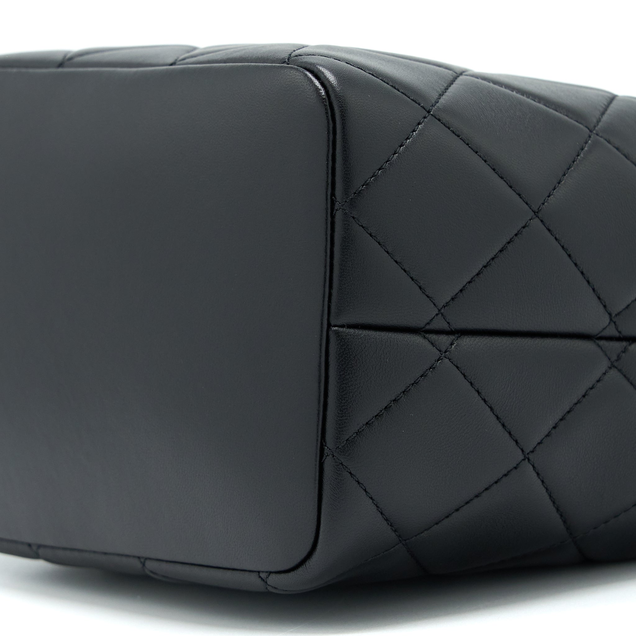 Chanel 22S Detail Handle Hobo Crossbody Bag Lambskin Black (Microchip)
