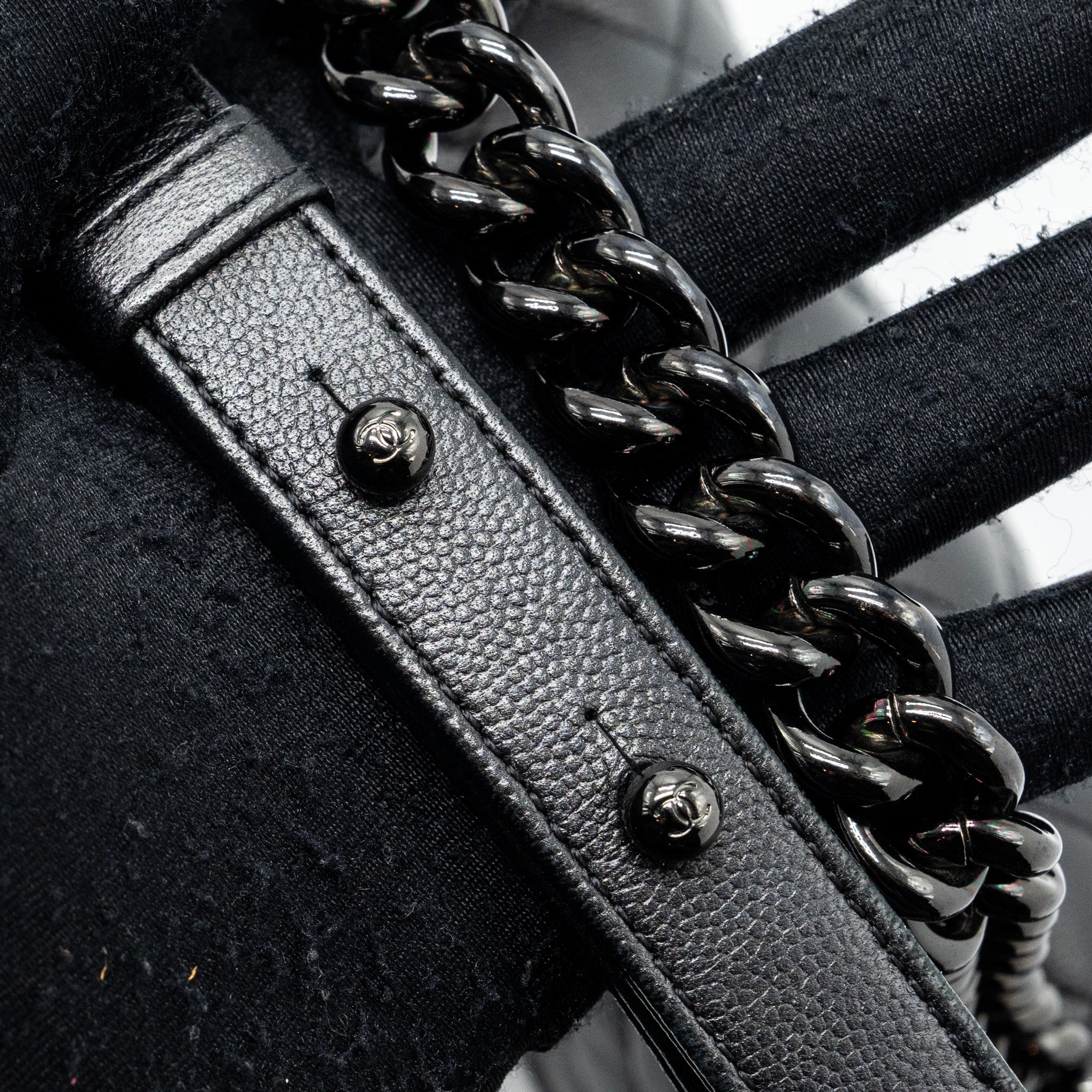 Chanel medium boy bag caviar so black black hardware
