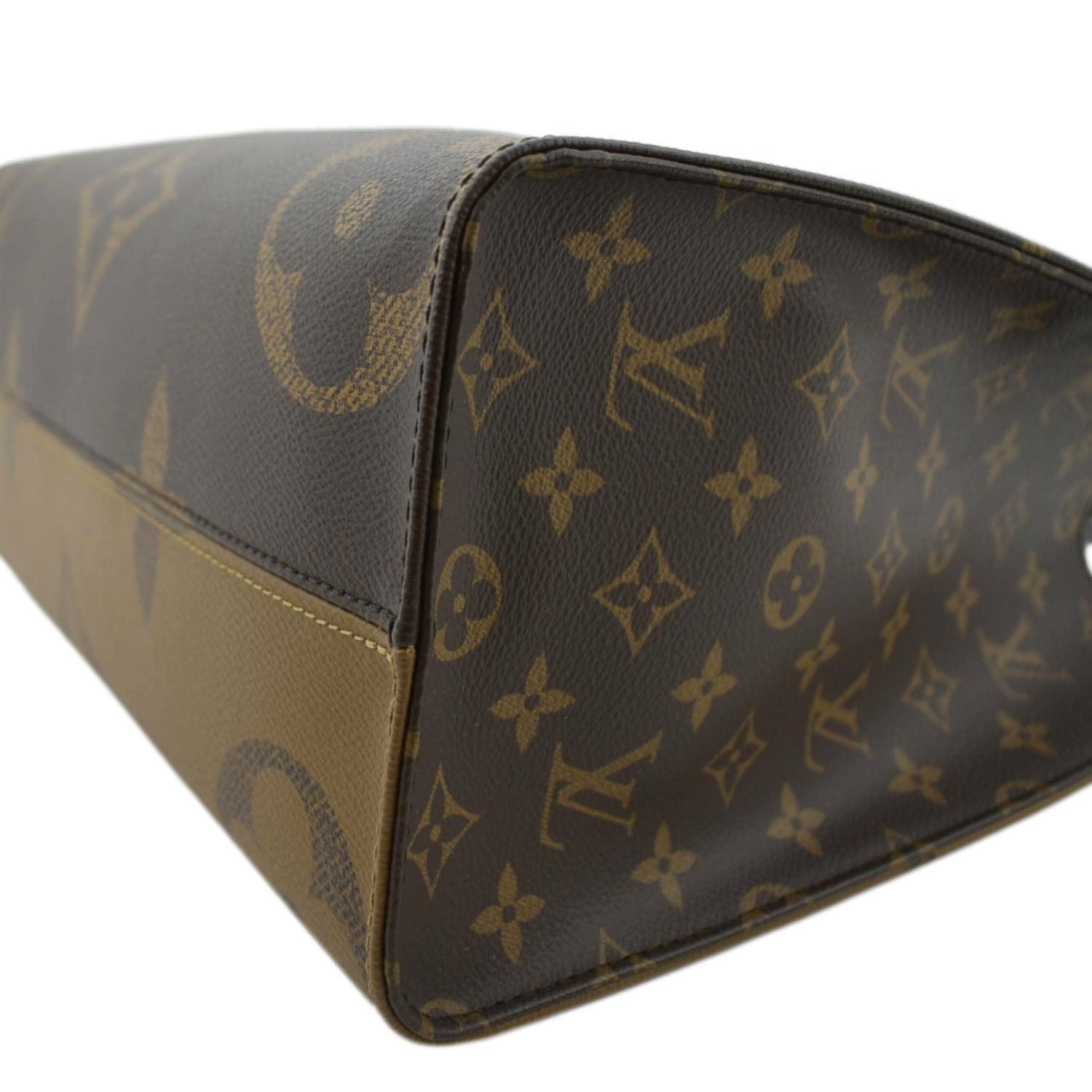 LOUIS VUITTON Onthego MM Giant Monogram Canvas Tote Shoulder Bag Brown
