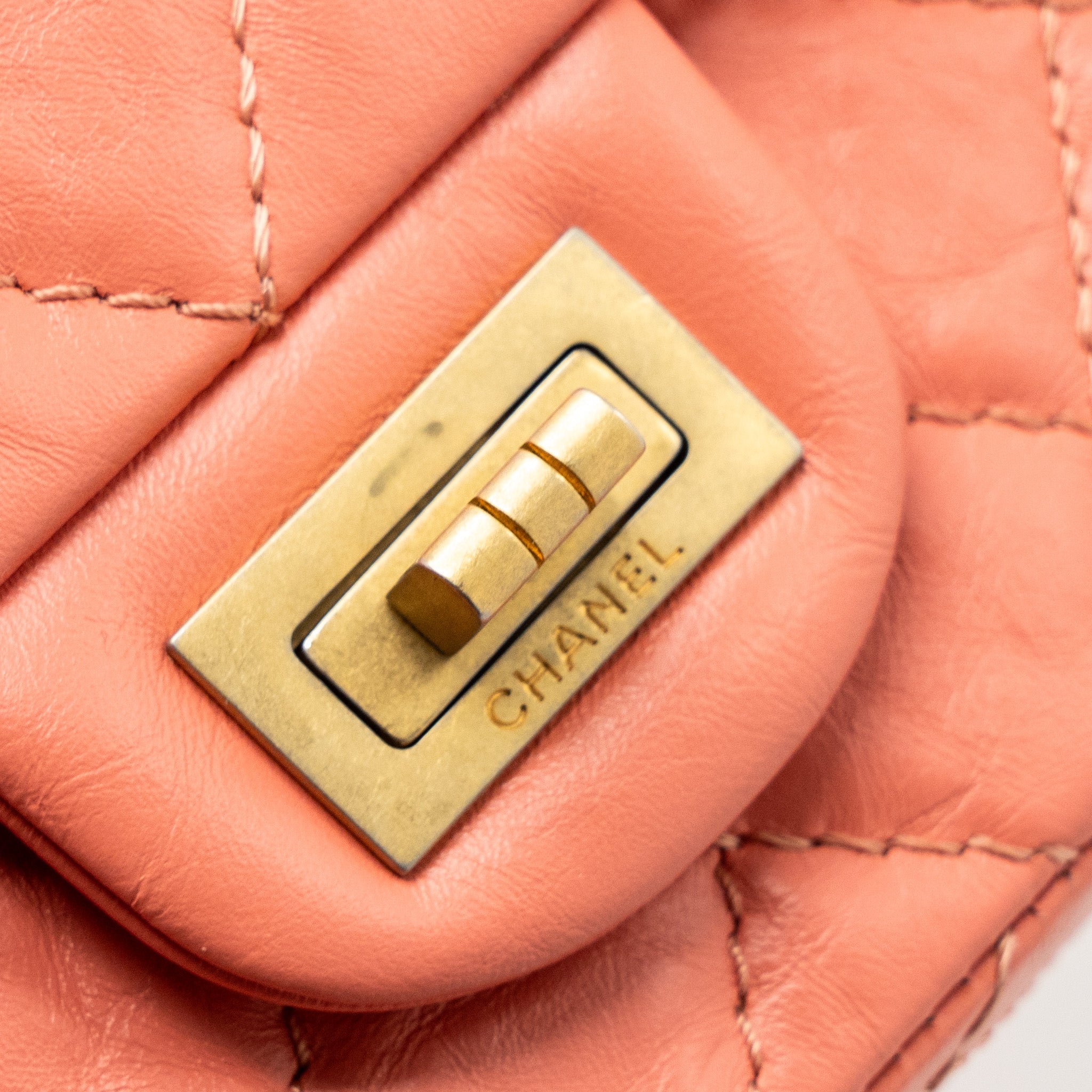 Chanel SMALL 2.55 REISSUE FLAP BAG aged calfskin LIGHT PINK