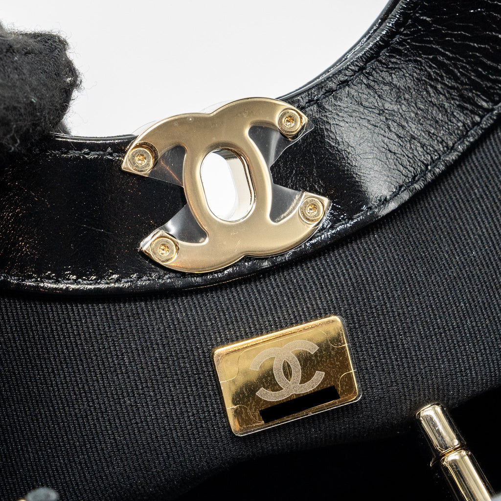 Chanel 23C mini 31 bag shiny calfskin black L (microchip)