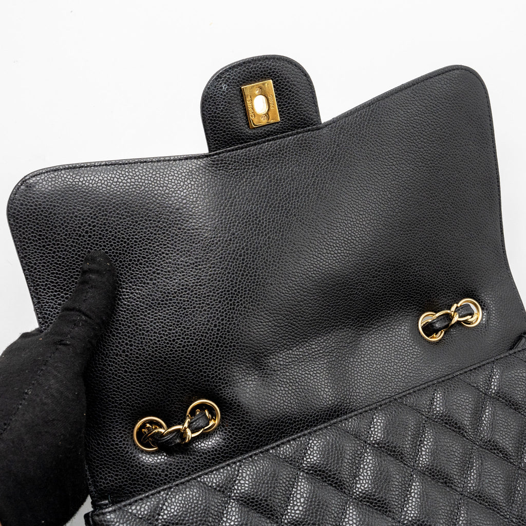 Chanel classic jumbo single flap bag caviar black
