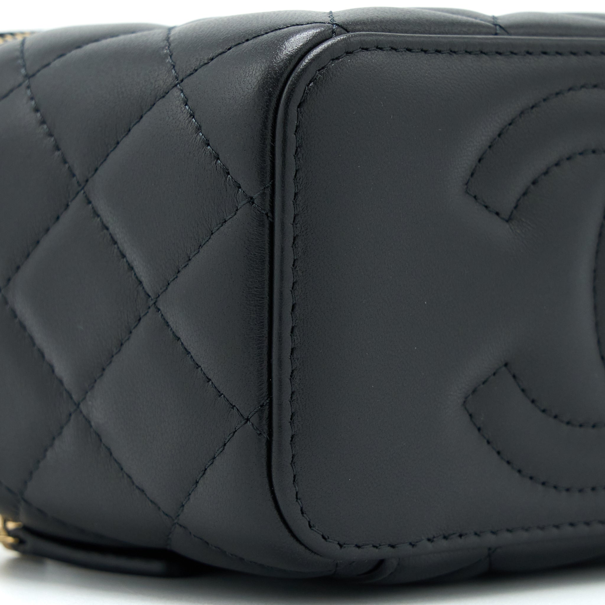 Chanel 22A Pearl Crush Long Vanity With Chain Lambskin Black
