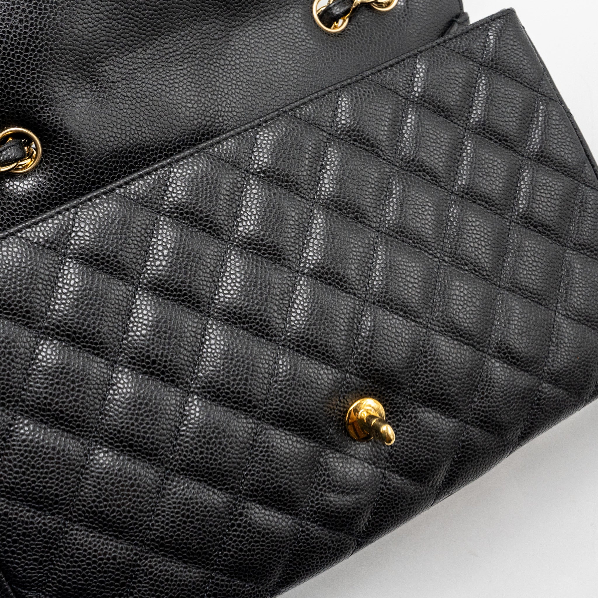 Chanel classic jumbo single flap bag caviar black