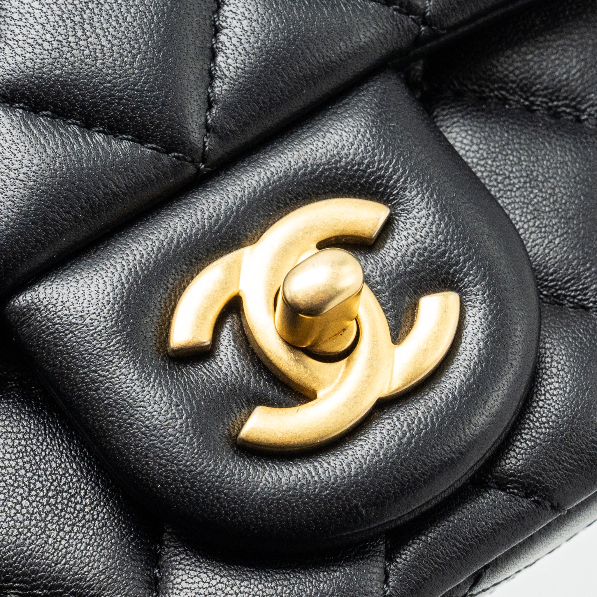 Chanel Camellia Adjustable Chain Mini Square Flap bag Lambskin black  (microchip)