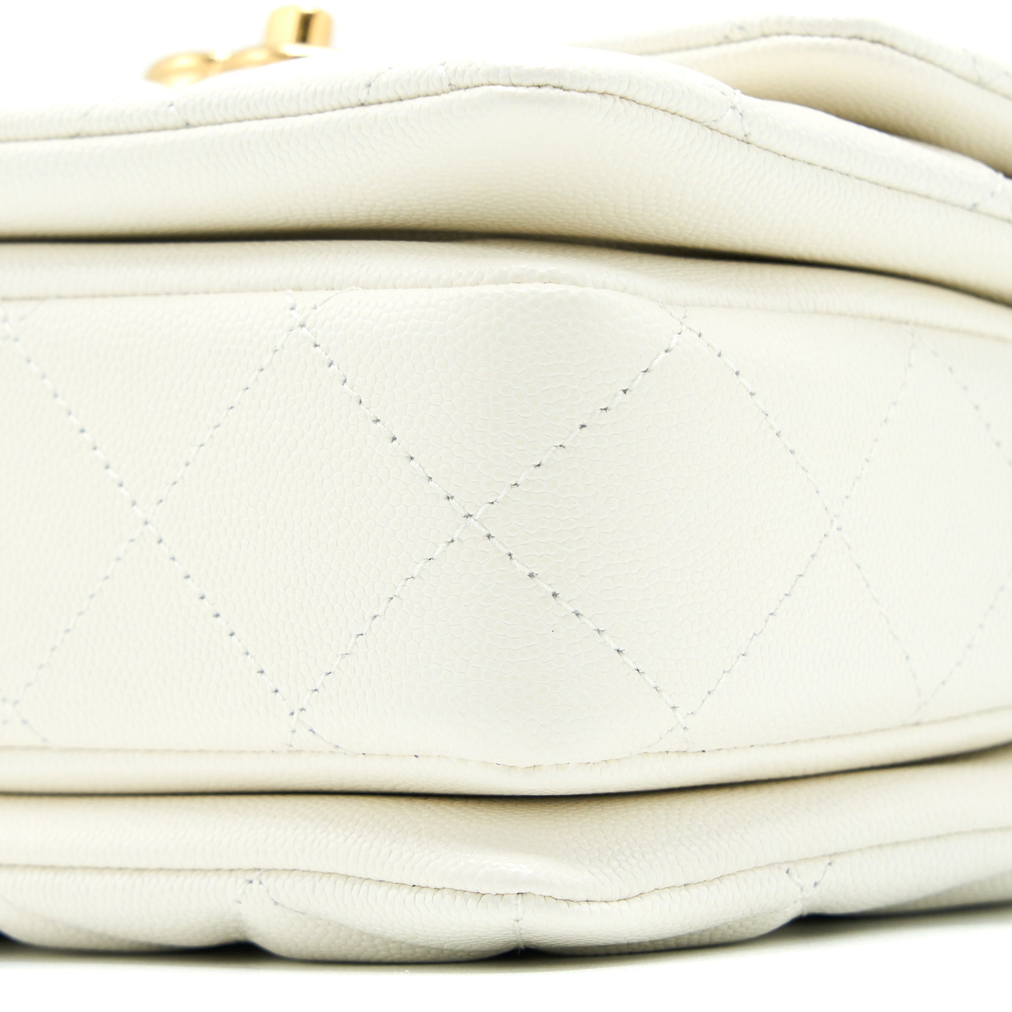 Chanel 22K Coco First Caviar White  (Microchip)