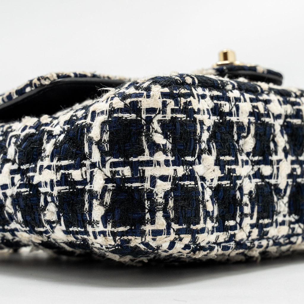 Chanel Mini Flap Bag with Detailed Chain Tweed Black/White L (Microchip)