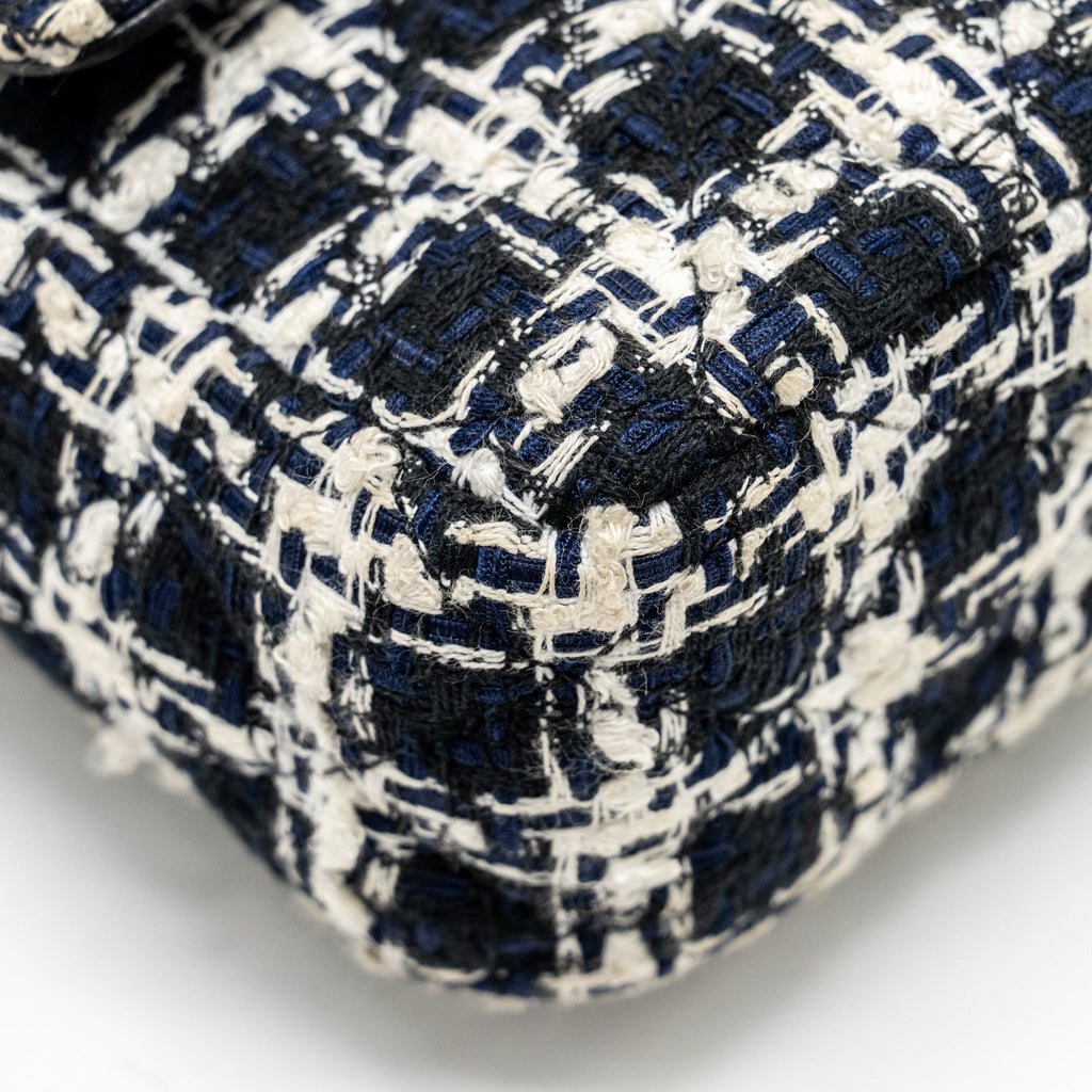 Chanel Mini Flap Bag with Detailed Chain Tweed Black/White L (Microchip)
