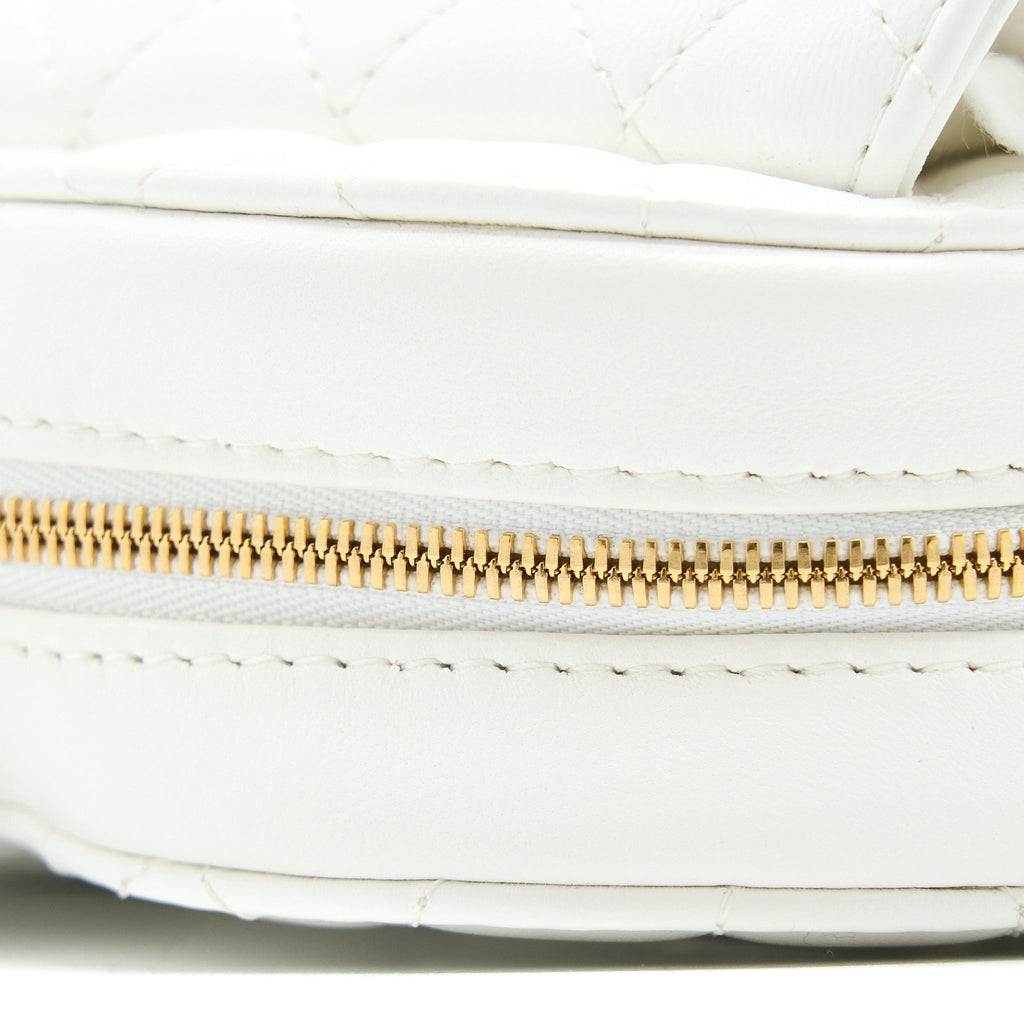Chanel 22s Heart Bag Lambskin White L (Microchip)