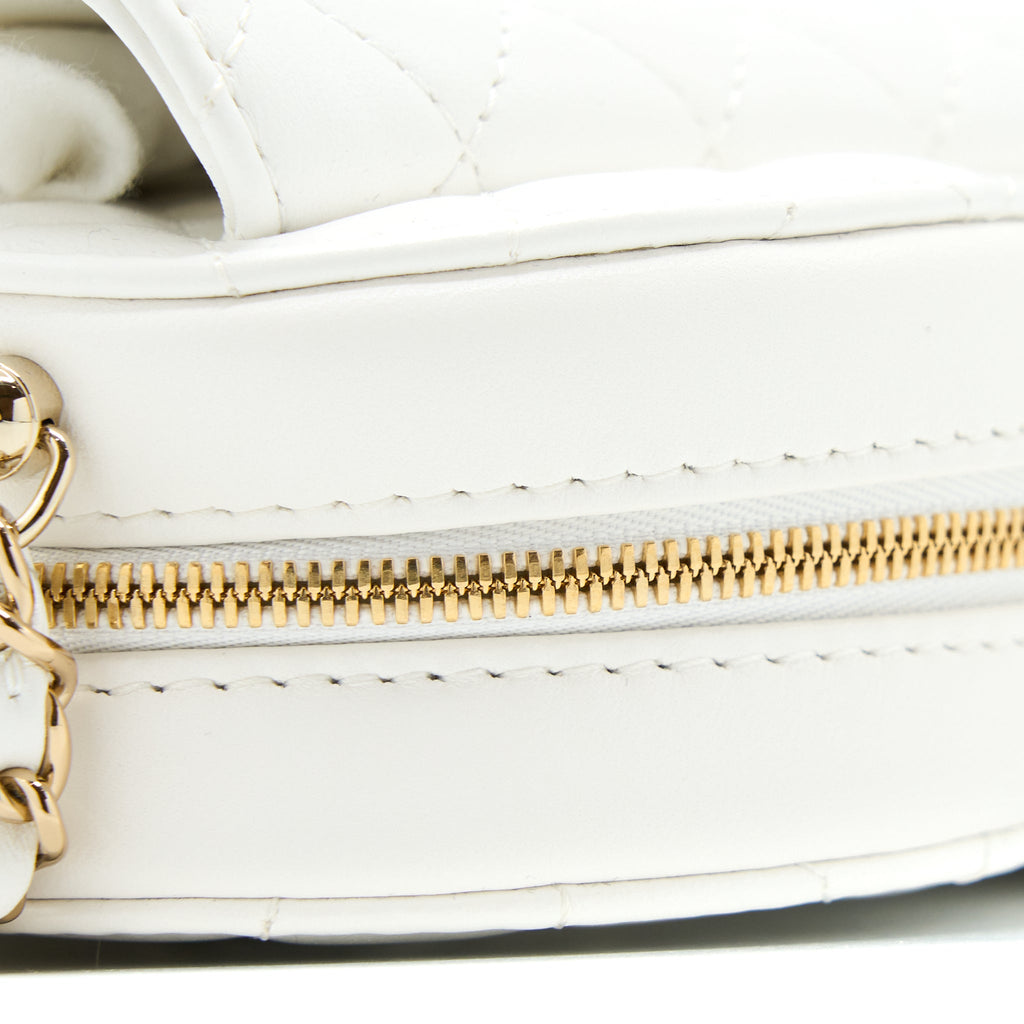 Chanel 22s Heart Bag Lambskin White L (Microchip)