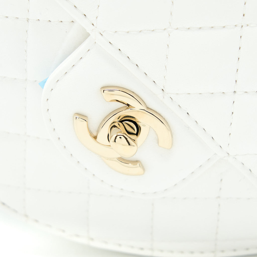 Chanel 22s Heart Bag Lambskin White L (Microchip)