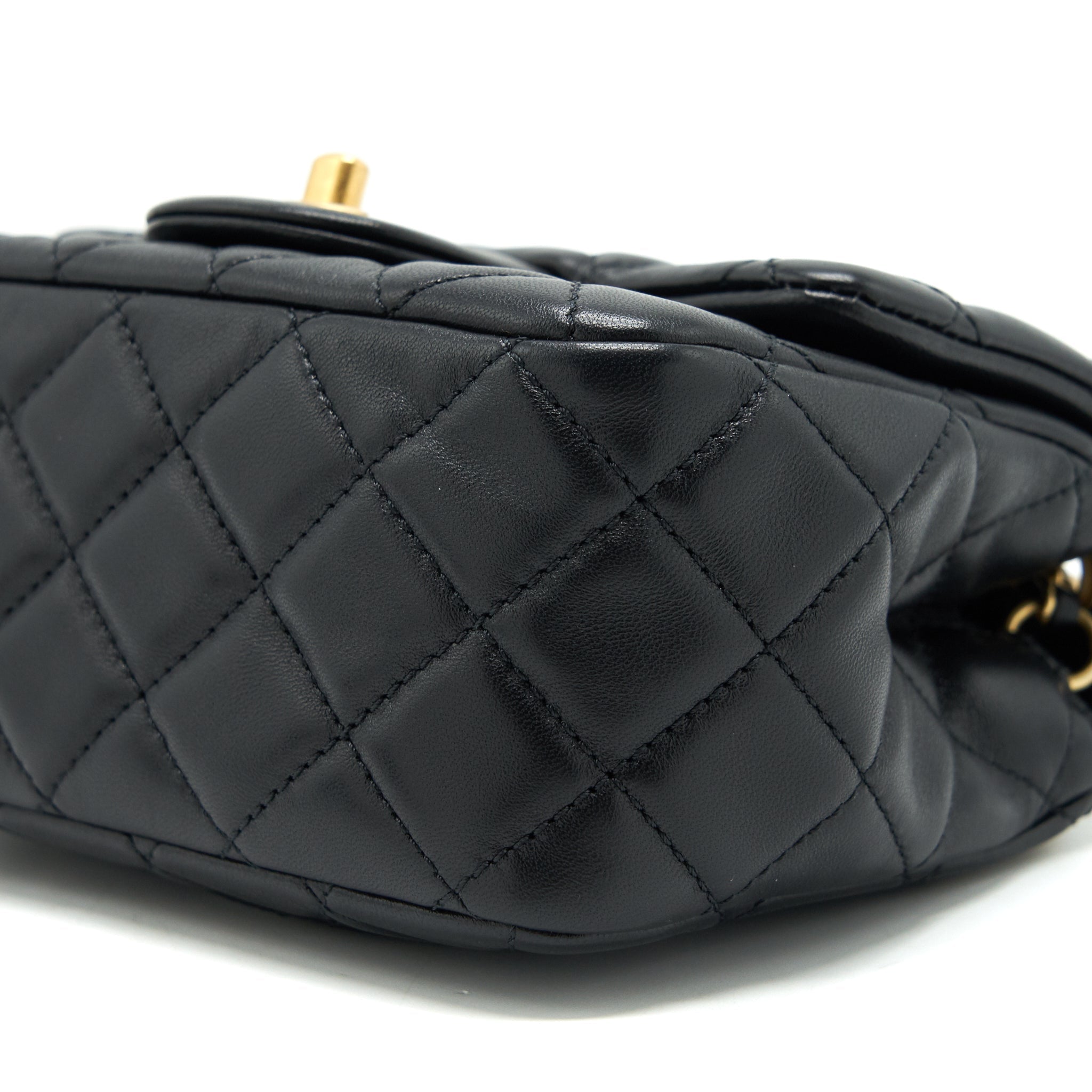 Chanel pearl Crush mini square Flap bag lambskin Black