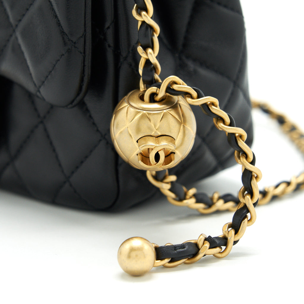 Chanel pearl Crush mini square Flap bag lambskin Black
