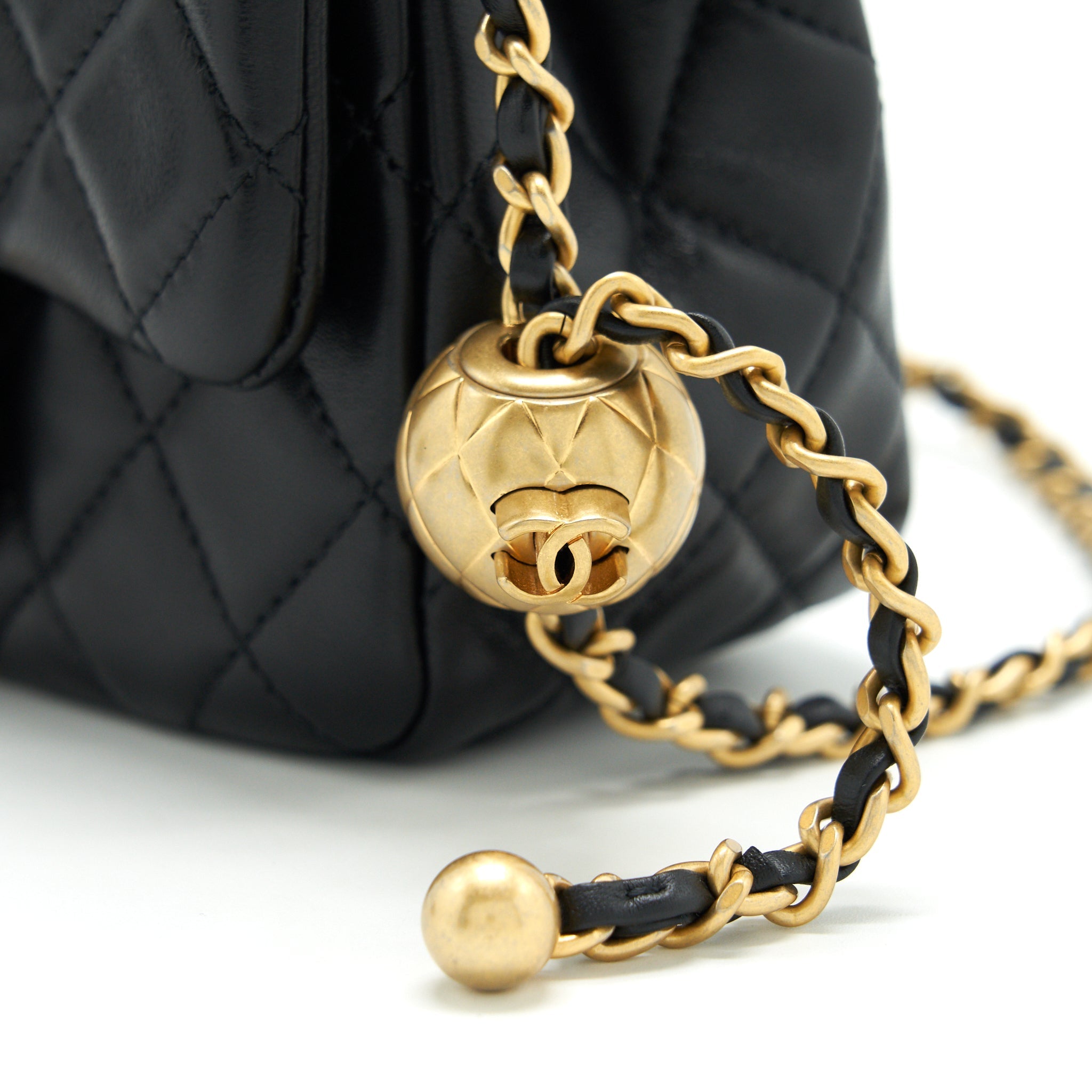 Chanel pearl Crush mini square Flap bag lambskin Black
