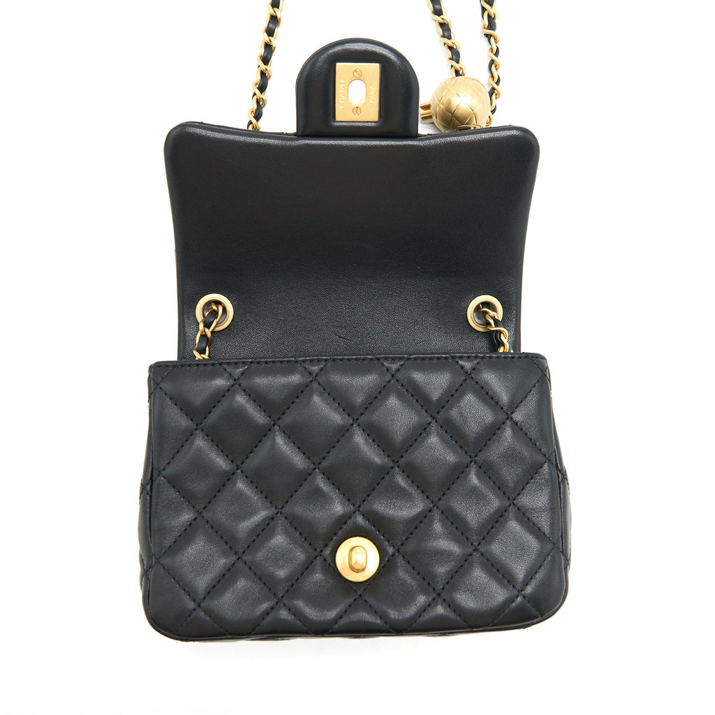 Chanel pearl Crush mini square Flap bag lambskin Black