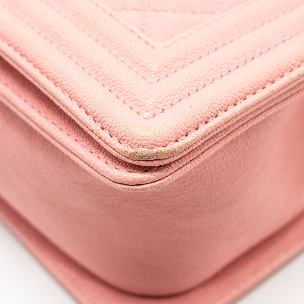 Chanel Medium Boy Bag Caviar PINK L