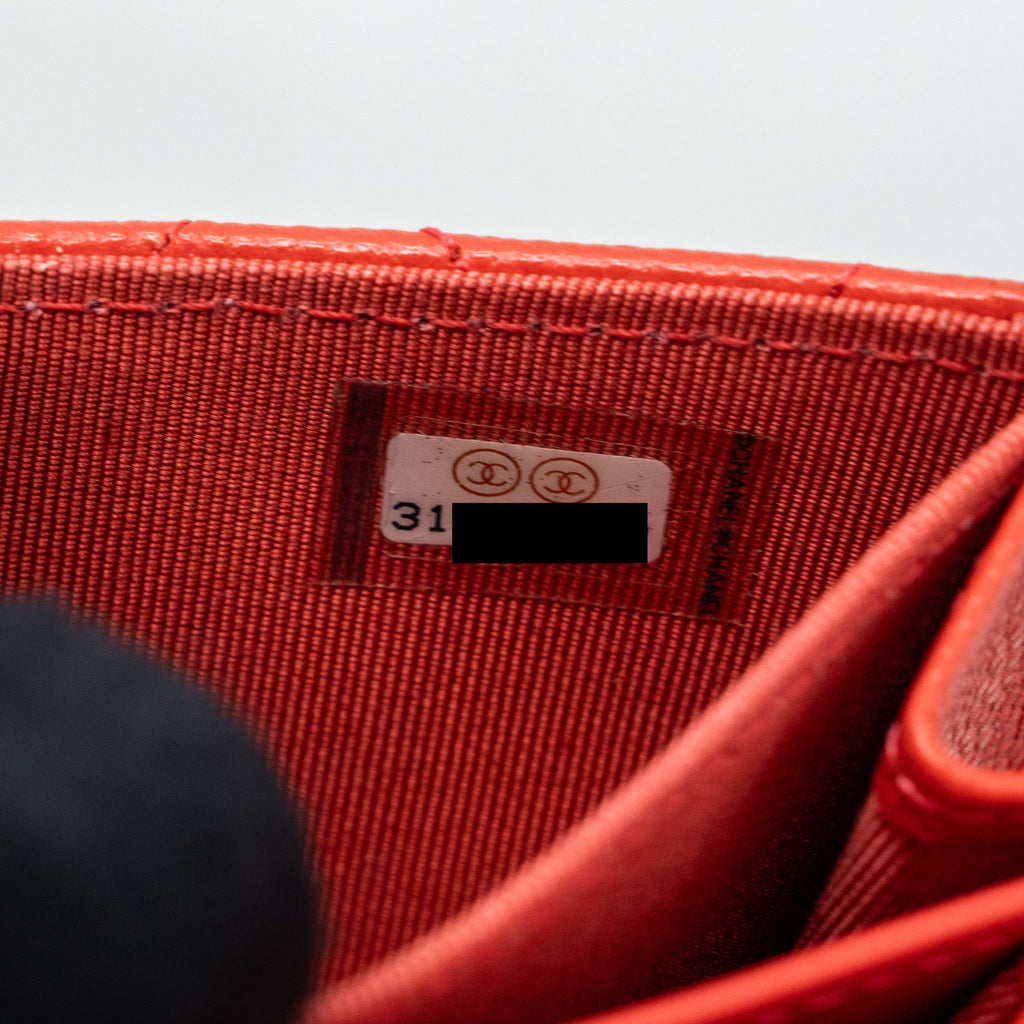 Chanel flap card holder with chain on one side caviar coral pink L