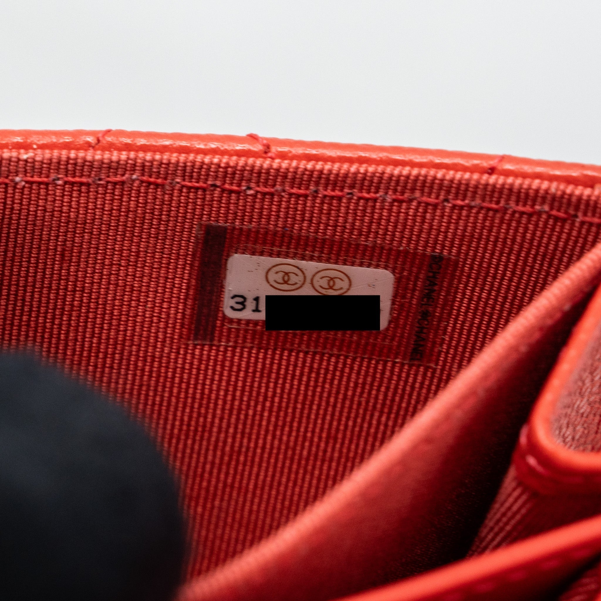 Chanel flap card holder with chain on one side caviar coral pink L