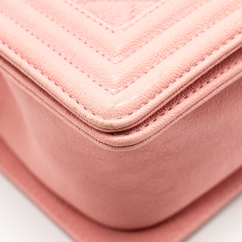 Chanel Medium Boy Bag Caviar PINK L