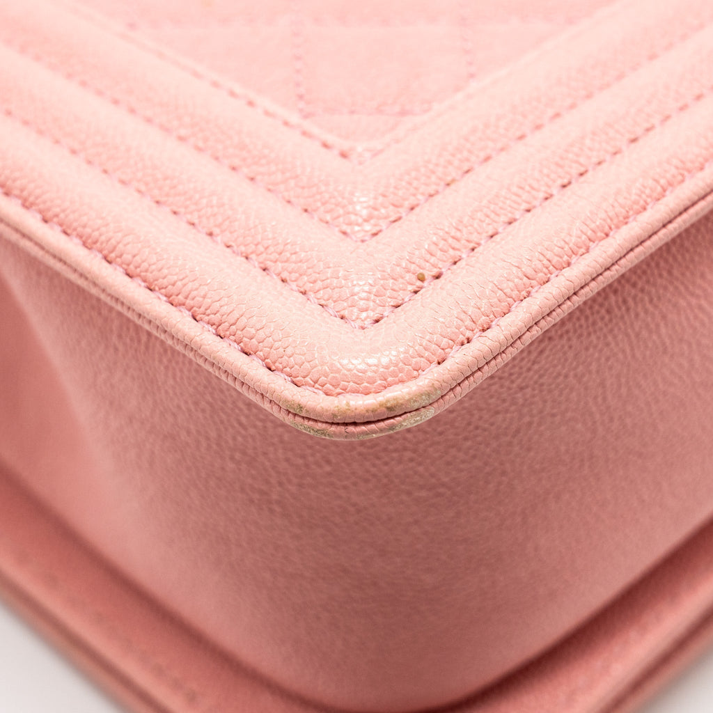 Chanel Medium Boy Bag Caviar PINK L